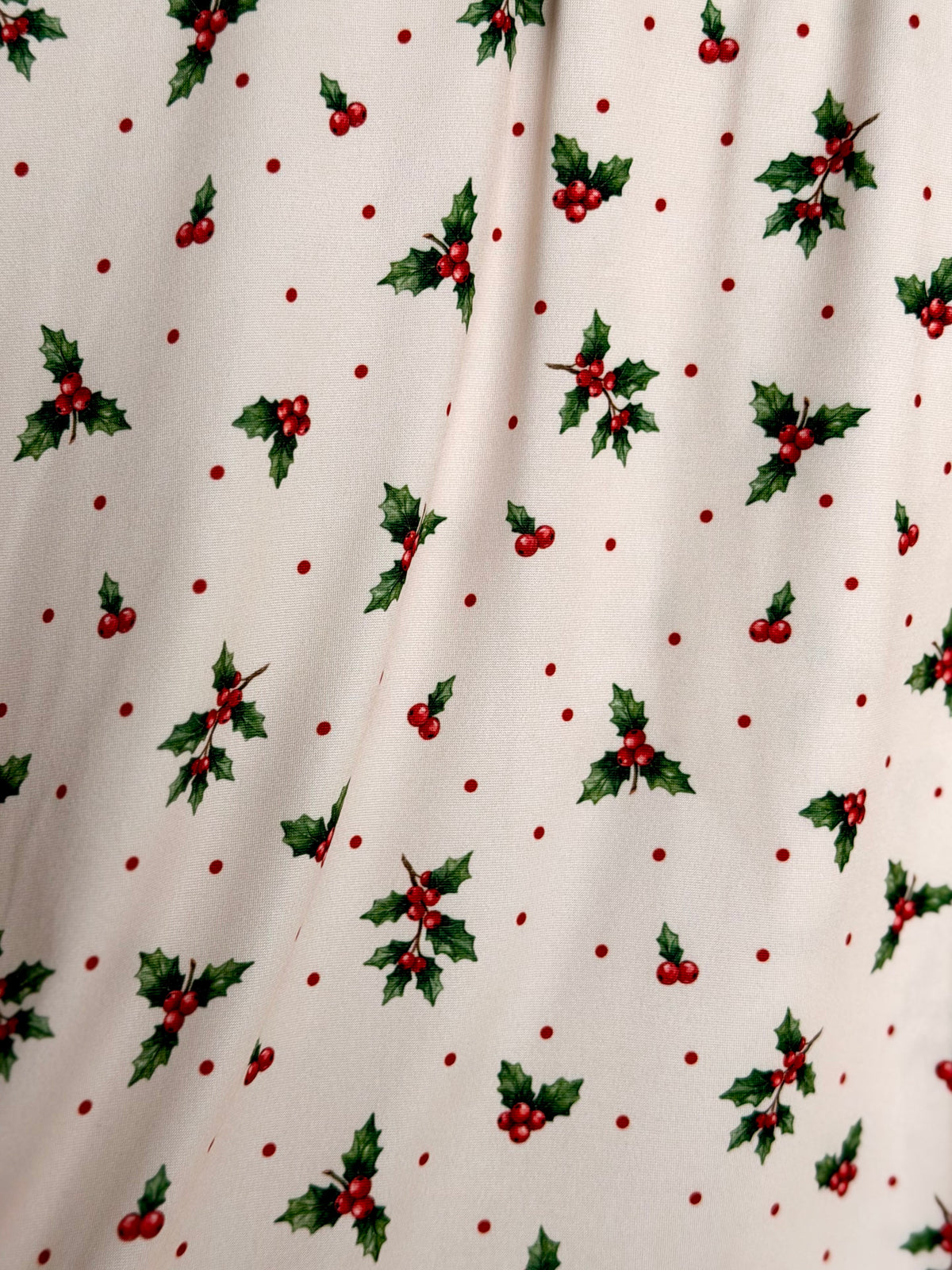 (DBP) HOLLY BERRIES AND TINY POLKA DOTS ON IVORY