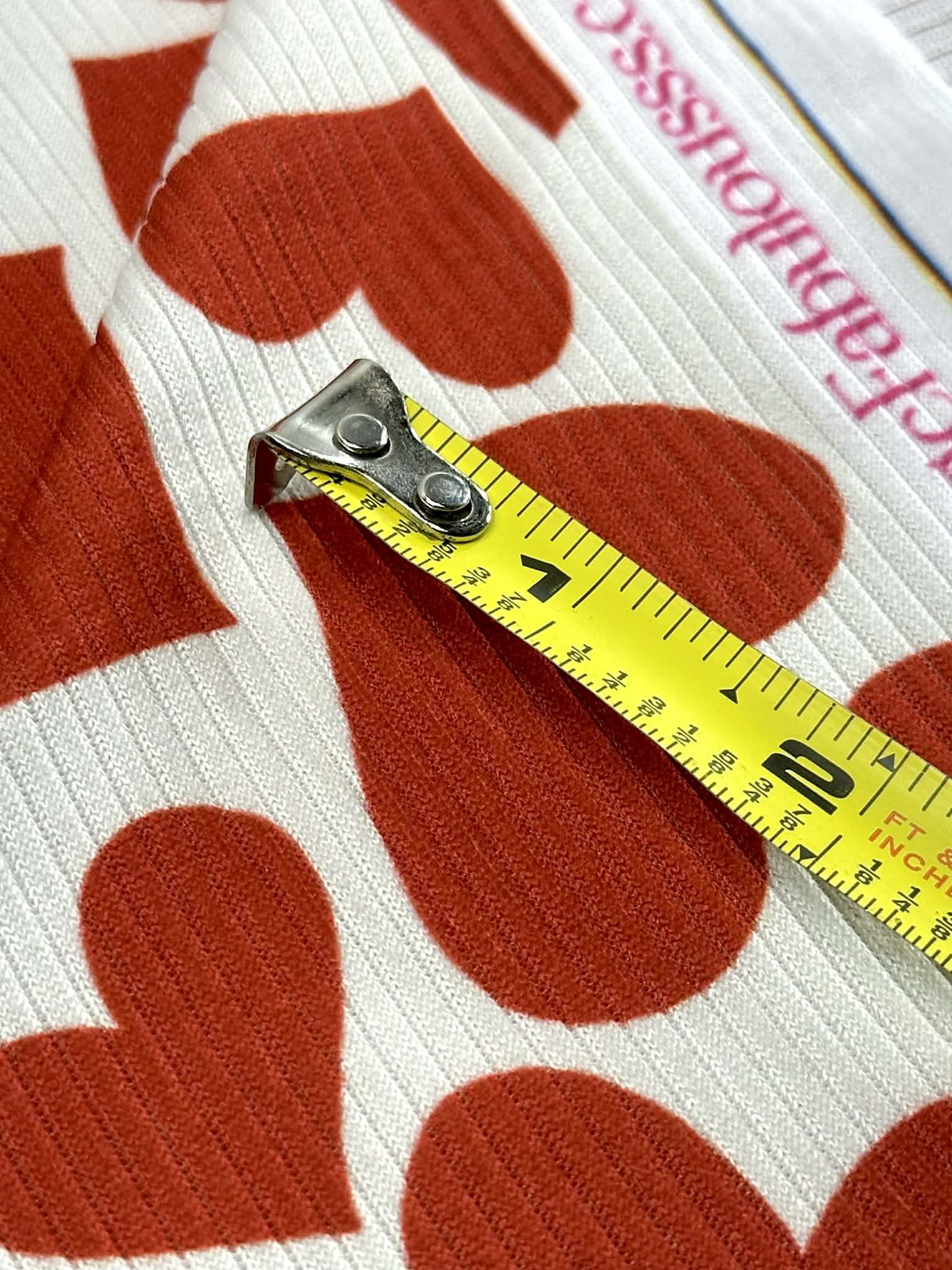 (4X2 YUMMY RIB) RED HEARTS ON OFF WHITE