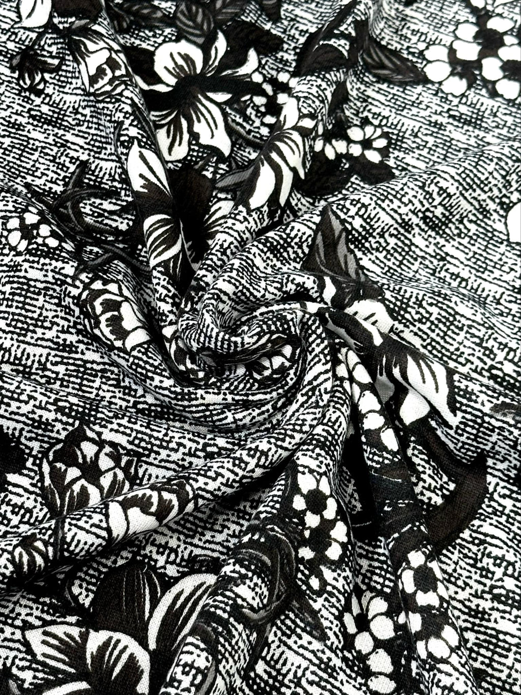 (FRENCH TERRY) BLACK AND WHITE FLORAL