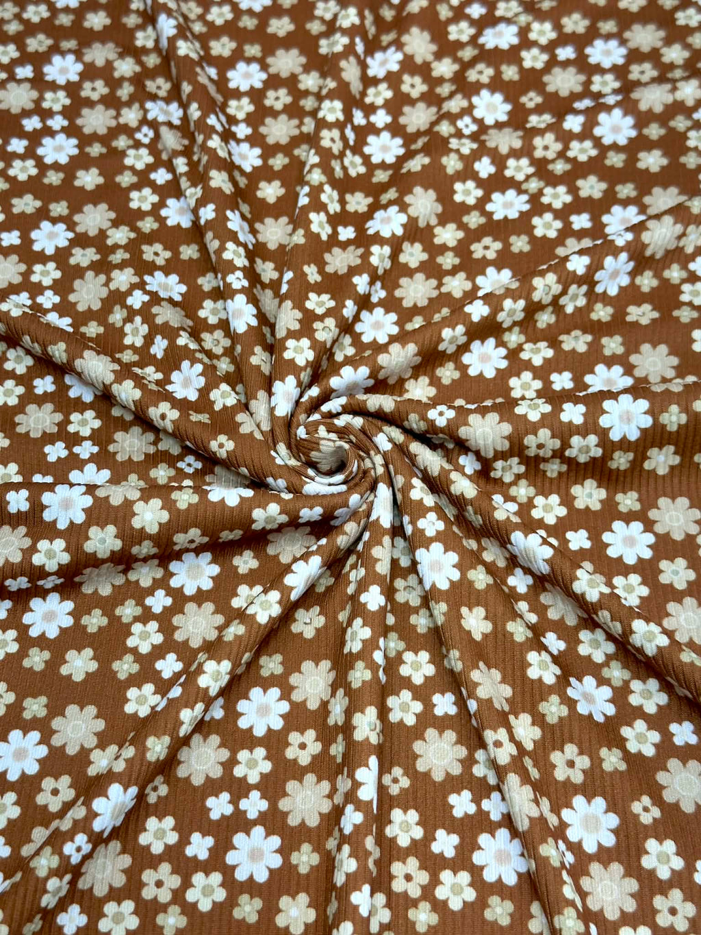 (2X2 YUMMY RIB) CREAM AND OFF WHITE TINY FLOWERS ON BROWN