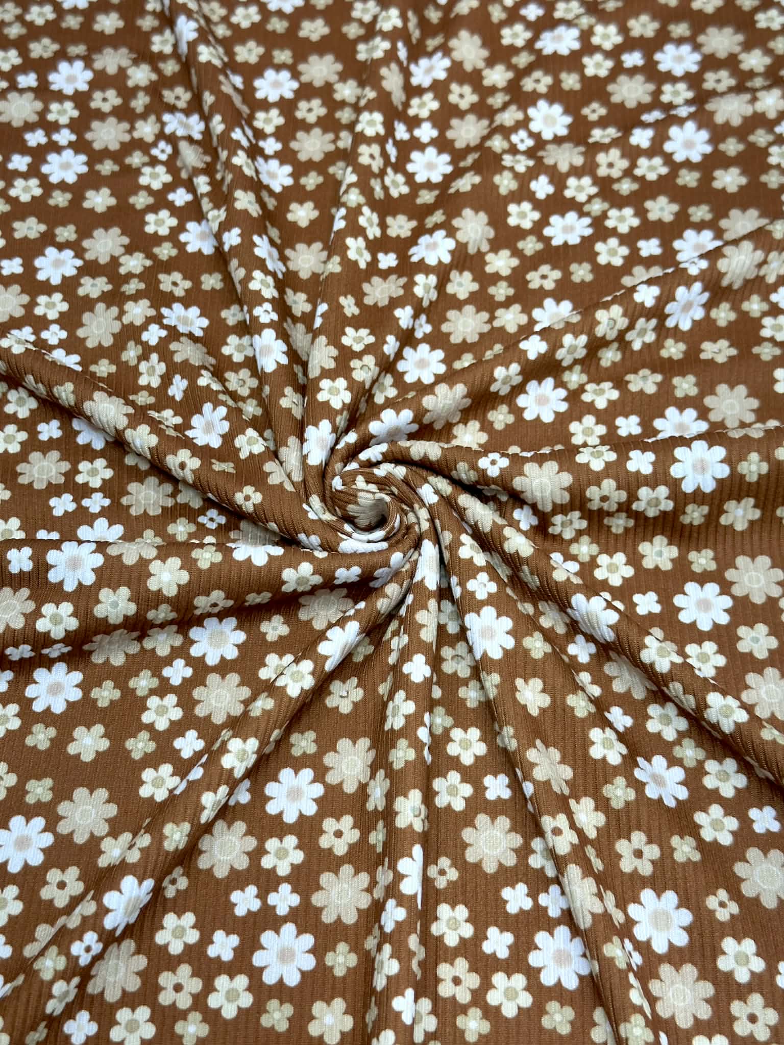 (2X2 YUMMY RIB) CREAM AND OFF WHITE TINY FLOWERS ON BROWN