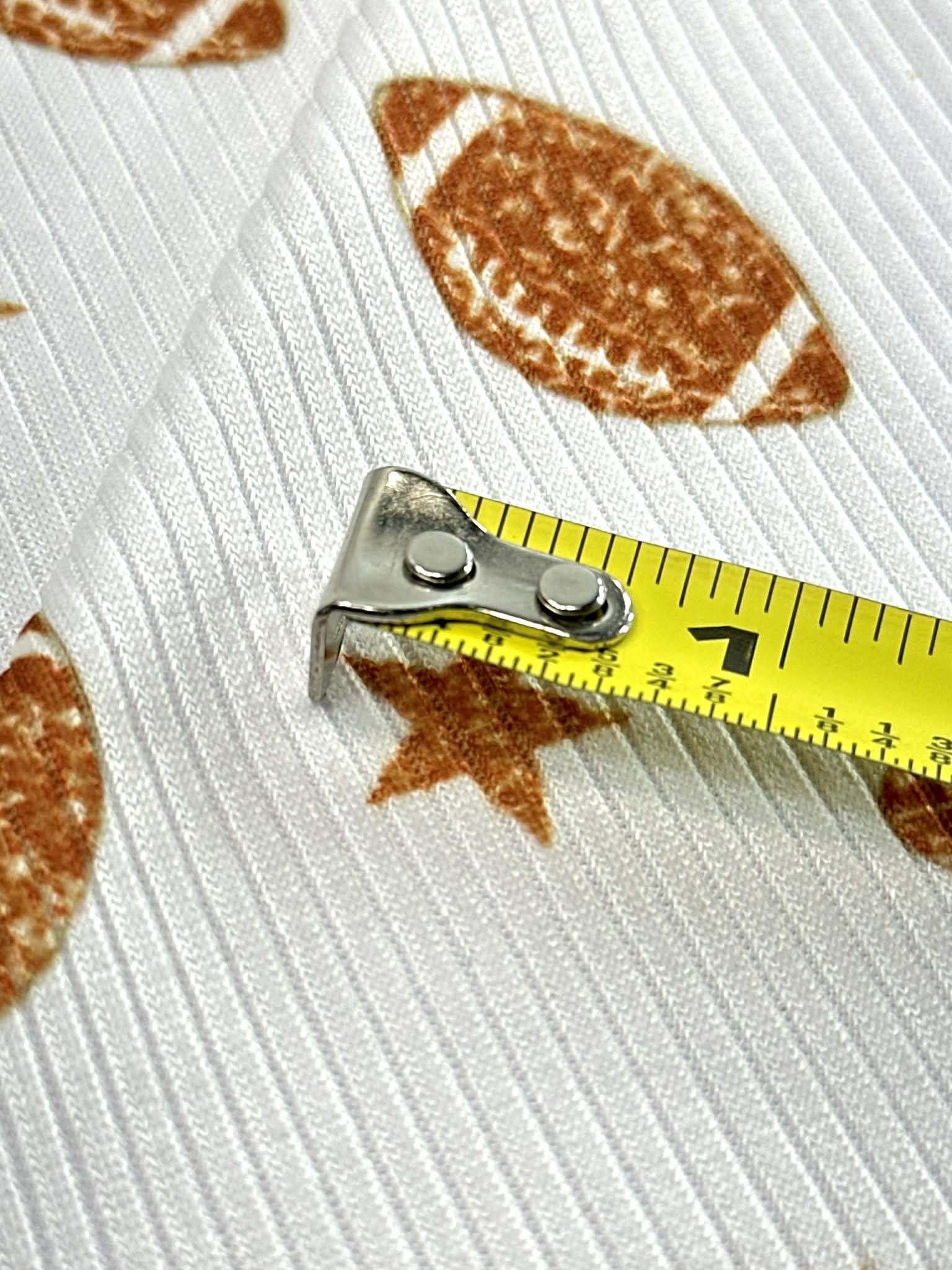(4X2 YUMMY RIB) FOOTBALLS AND STARS ON OFF WHITE