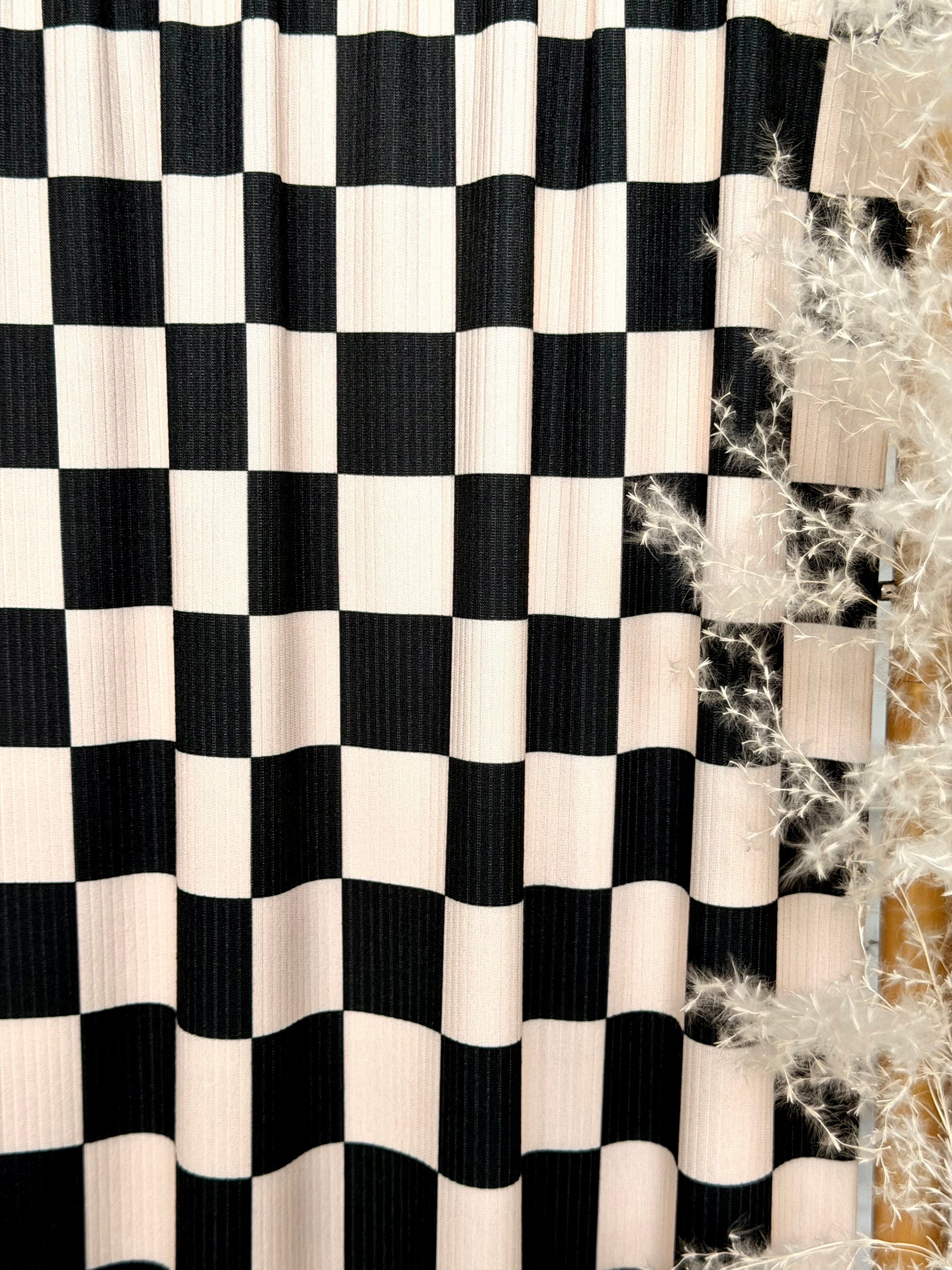 (4X2 YUMMY RIB) BLACK AND VANILLA MEDIUM CHECKERED