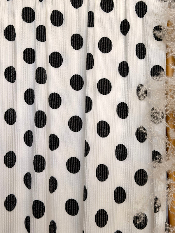 (URBAN RIB) BLACK POLKA DOTS ON OFF WHITE