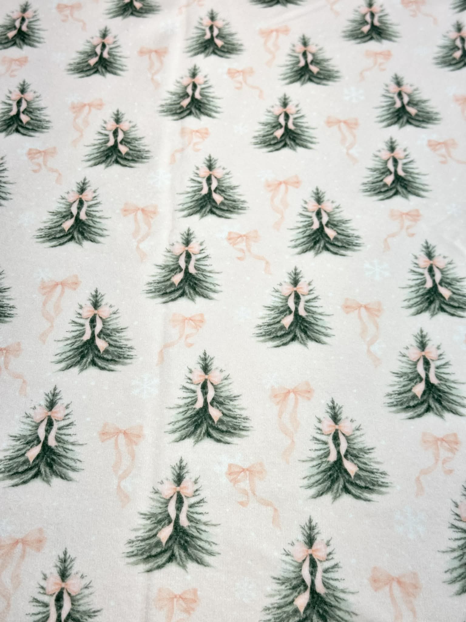 (BRUSHED SWEATER KNIT) PINE TREES WITH BOWS ON LIGHT BLUSH
