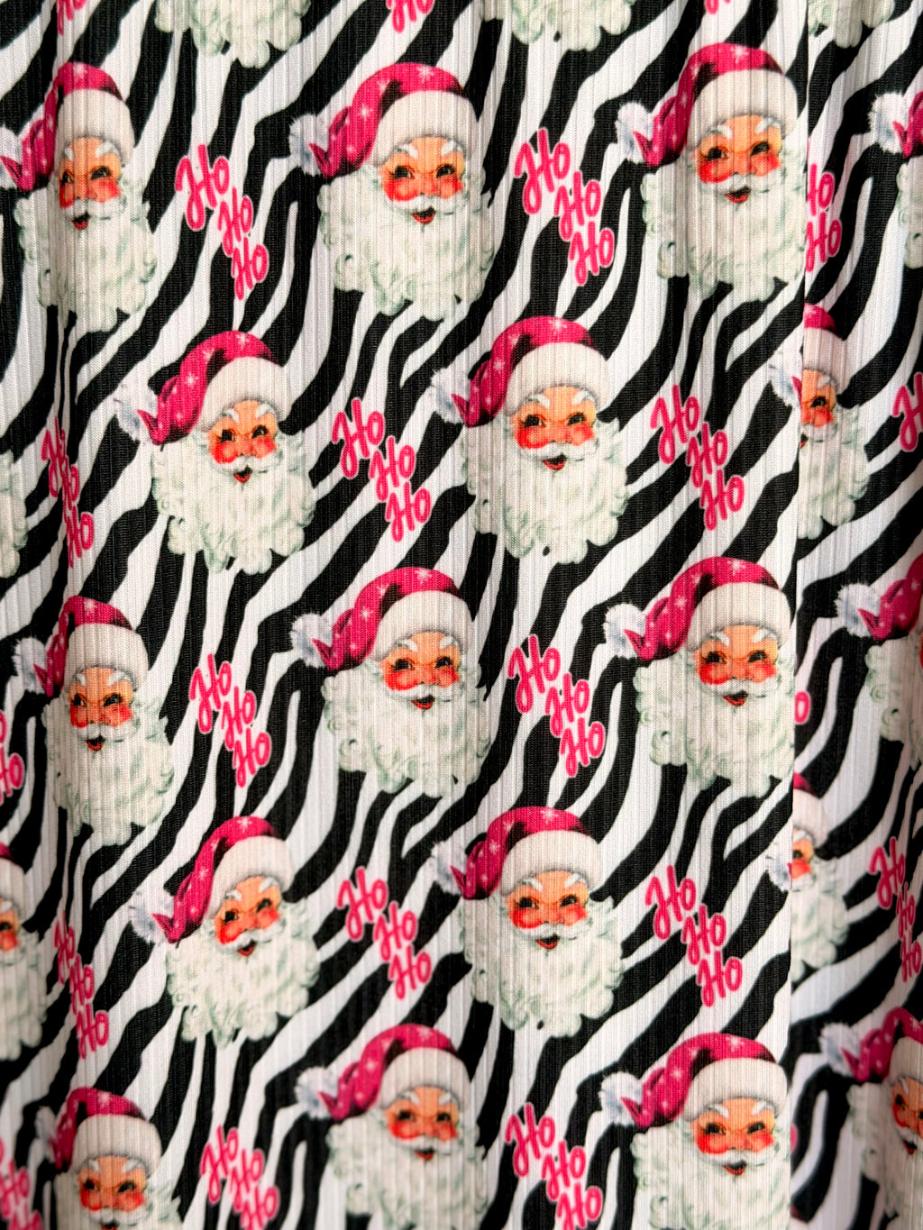 (4X2 YUMMY RIB) SMALL PINK SANTA ON ZEBRA PRINT
