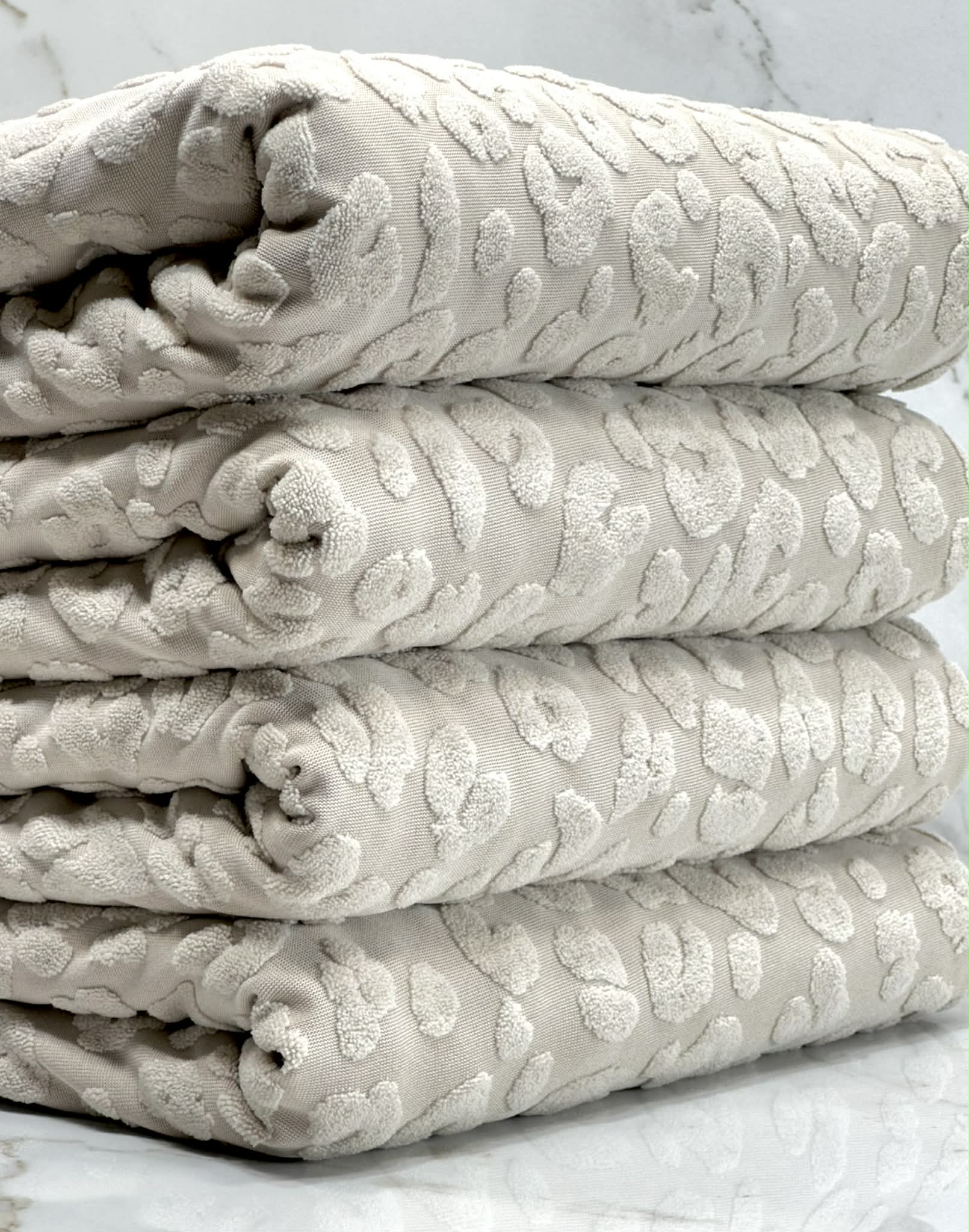(TOWEL) BONE LEOPARD