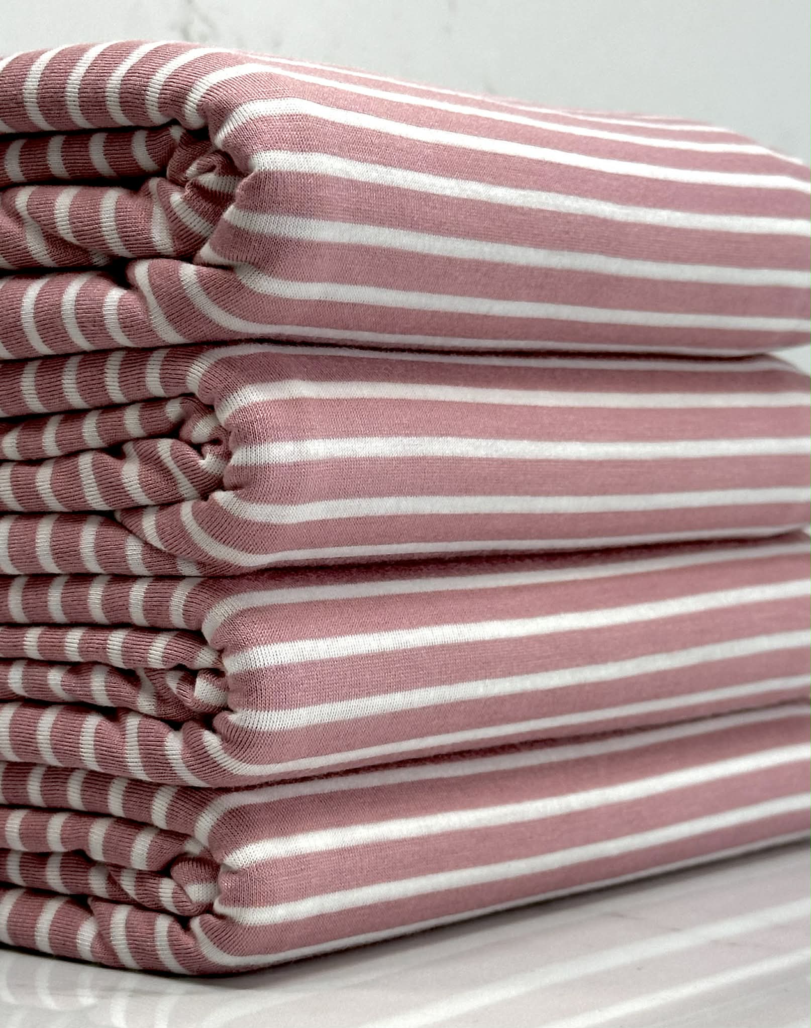 (RAYON) OFF WHITE STRIPES ON MAUVE