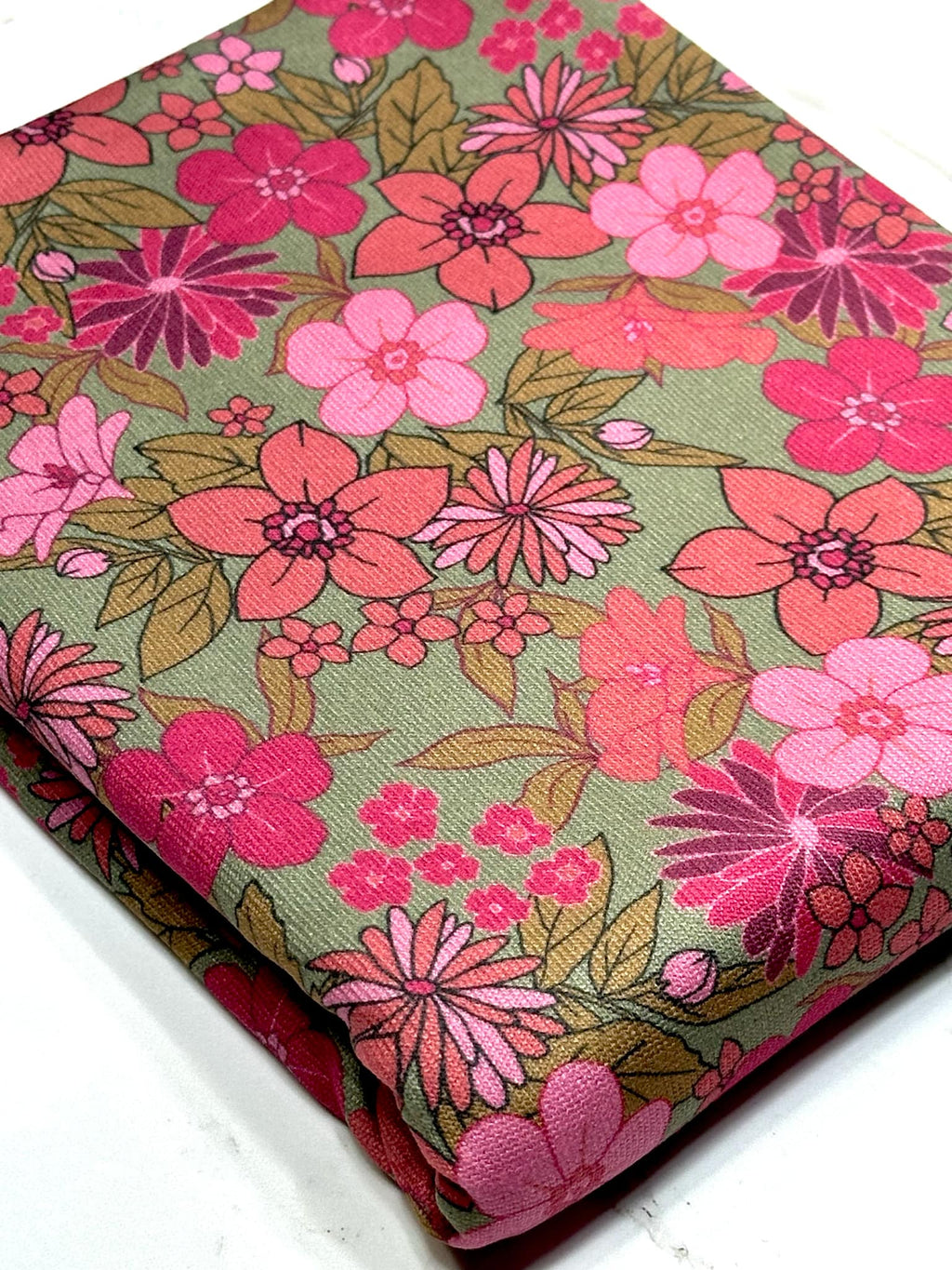 (OAKLEY) PINK AND MAGENTA FLOWERS ON VINTAGE GREEN