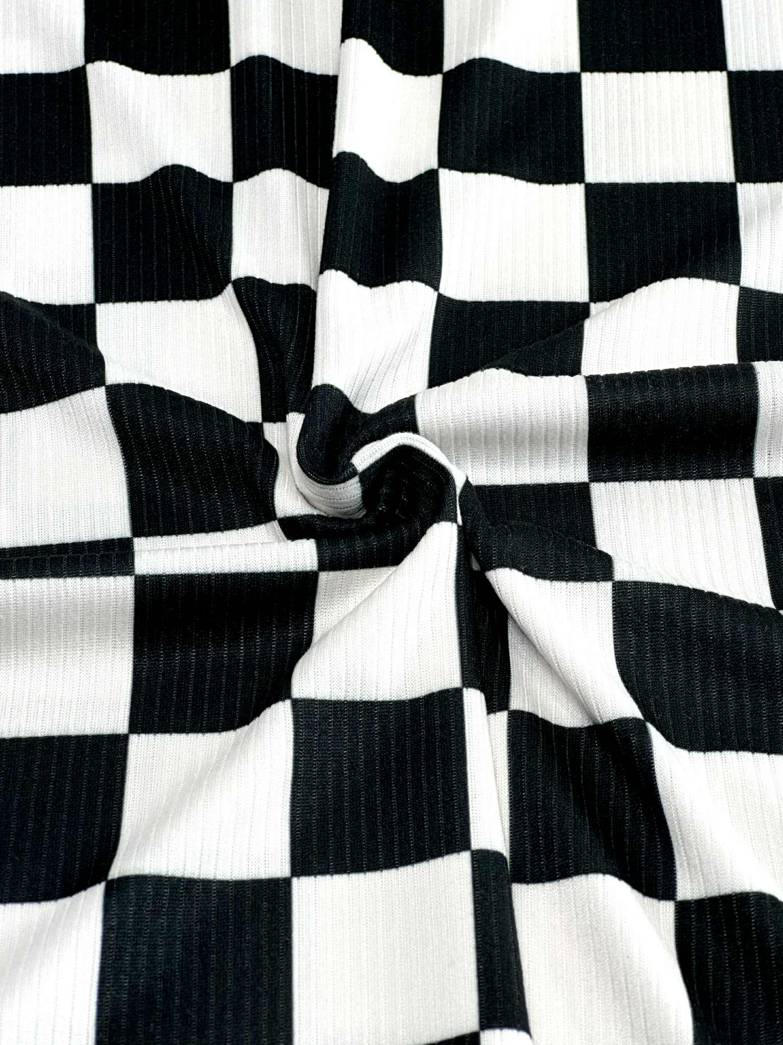 (4X2 RIB) MEDIUM BLACK AND OFF WHITE CHECKERED