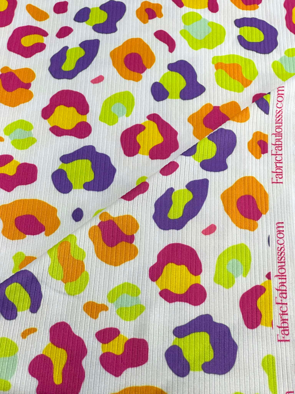 (4X2 YUMMY RIB) MULTI COLORFUL CHEETAH PRINT ON OFF WHITE