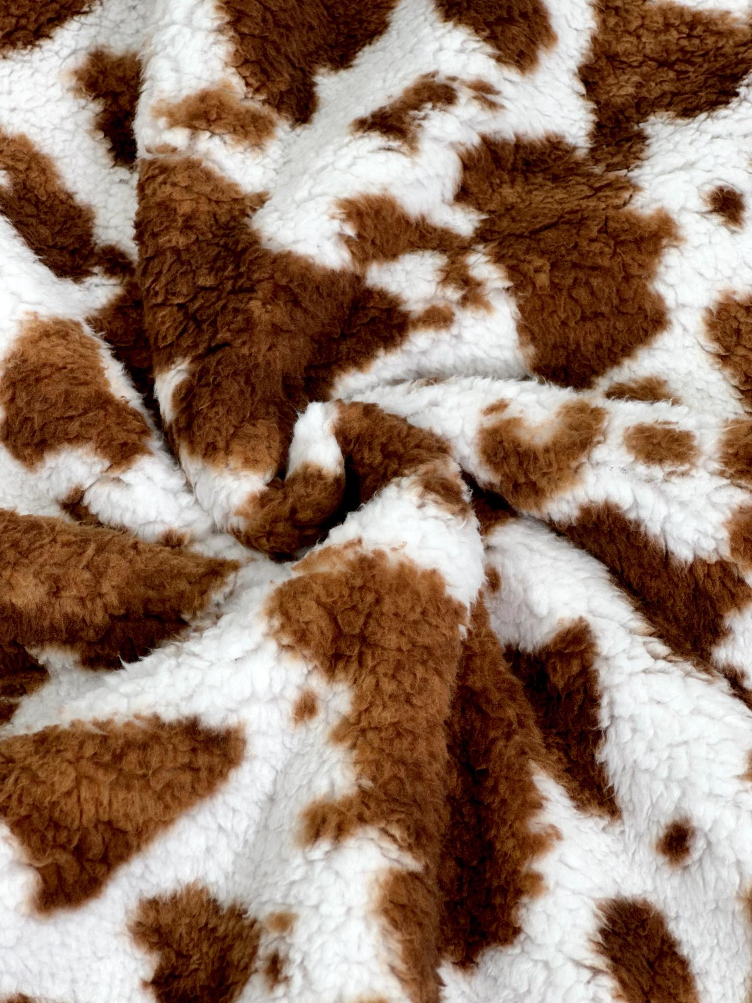 (SHERPA) BROWN COW PRINT ON OFF WHITE