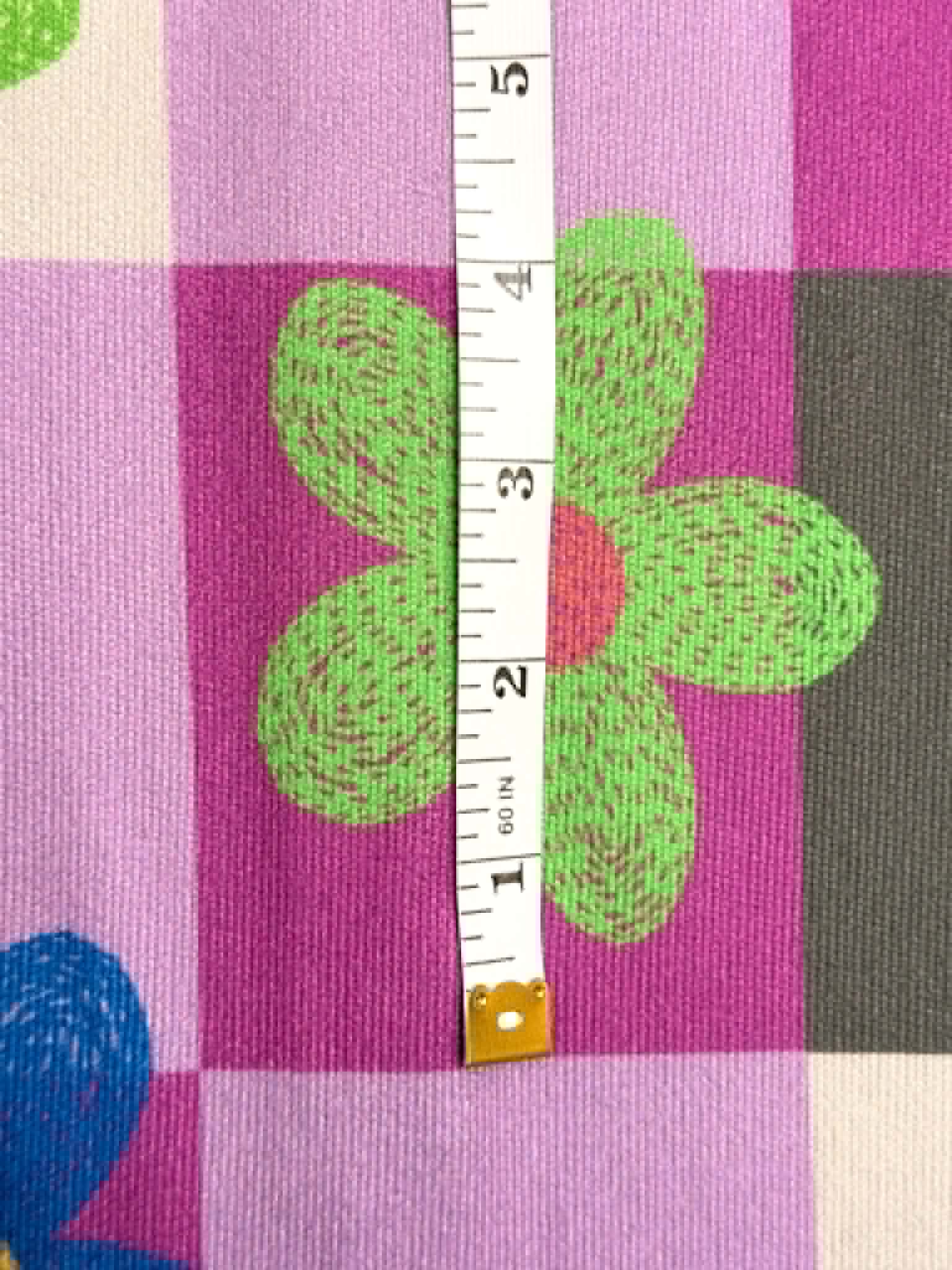 (SWEATER KINT/OAKLEY) FLOWERS ON PURPLE AND GRAY LARGE CHECKERED
