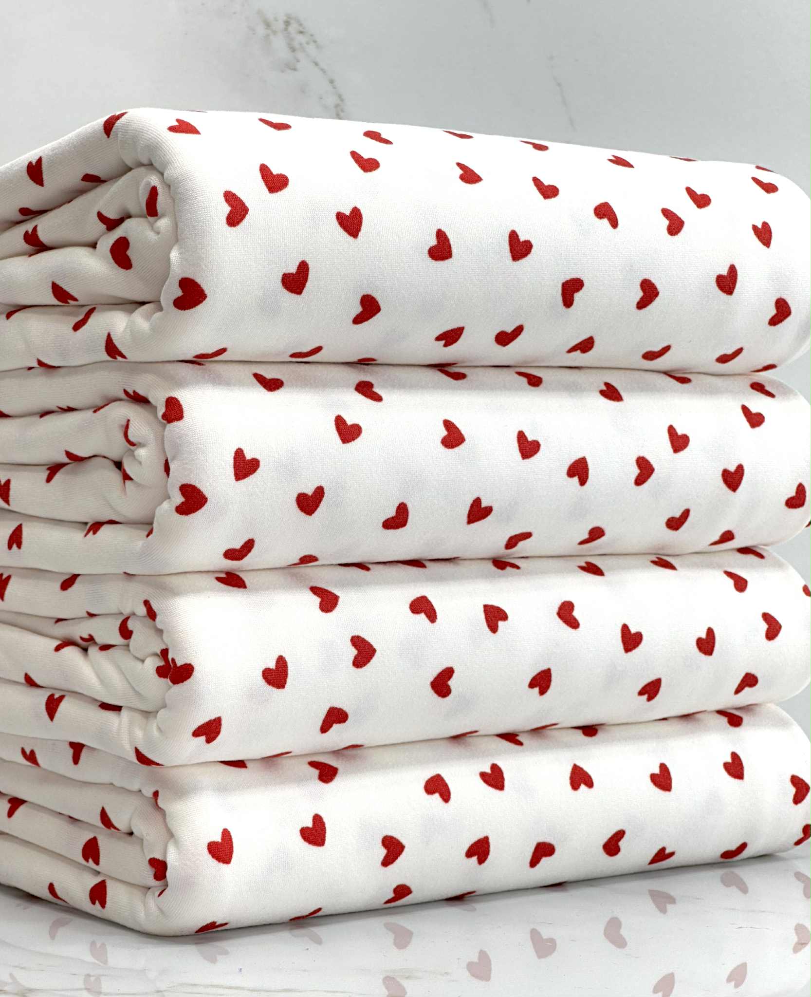 (DBP) RED TINY HEARTS ON OFF WHITE