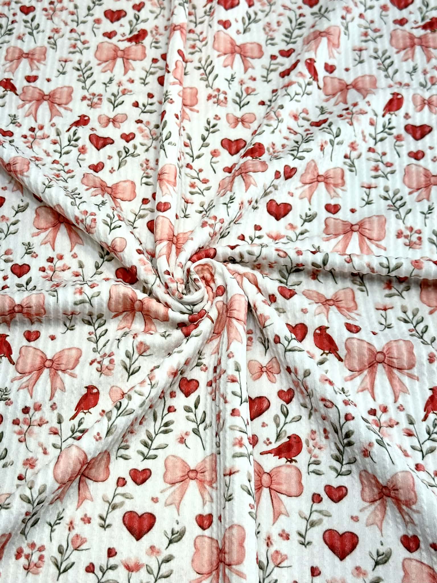 (URBAN RIB) HEARTS, BOWS, FLOWERS, AND RED BIRDS ON OFF WHITE
