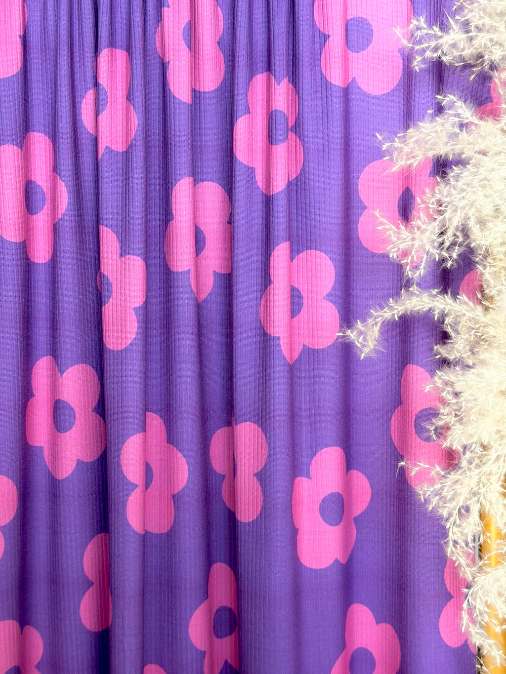 (4X2 YUMMY RIB) PINK DAISIES ON PURPLE