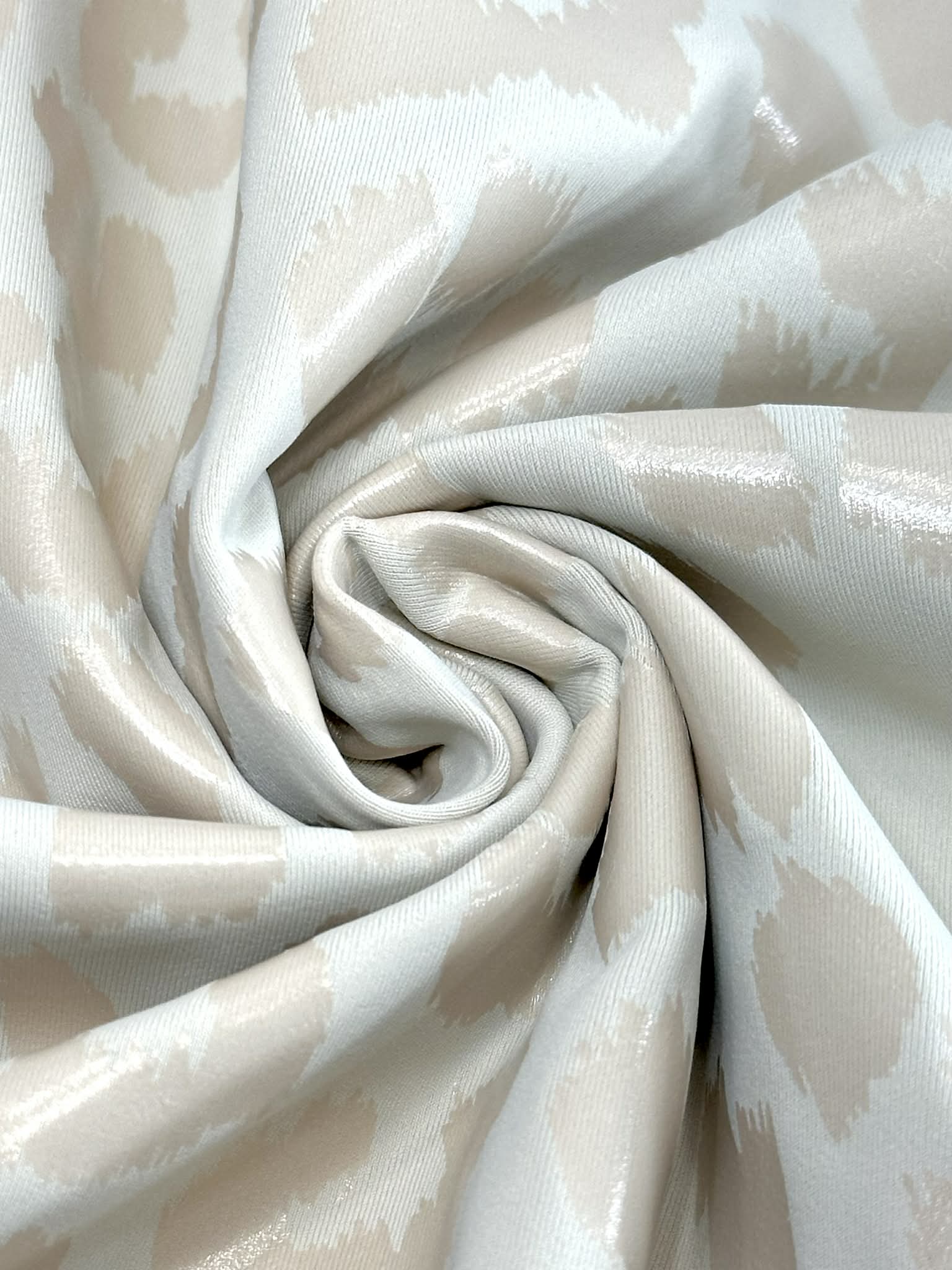 (PLEATHER) GLOSSY CREAM CHEETAH ON FLAT CREAM