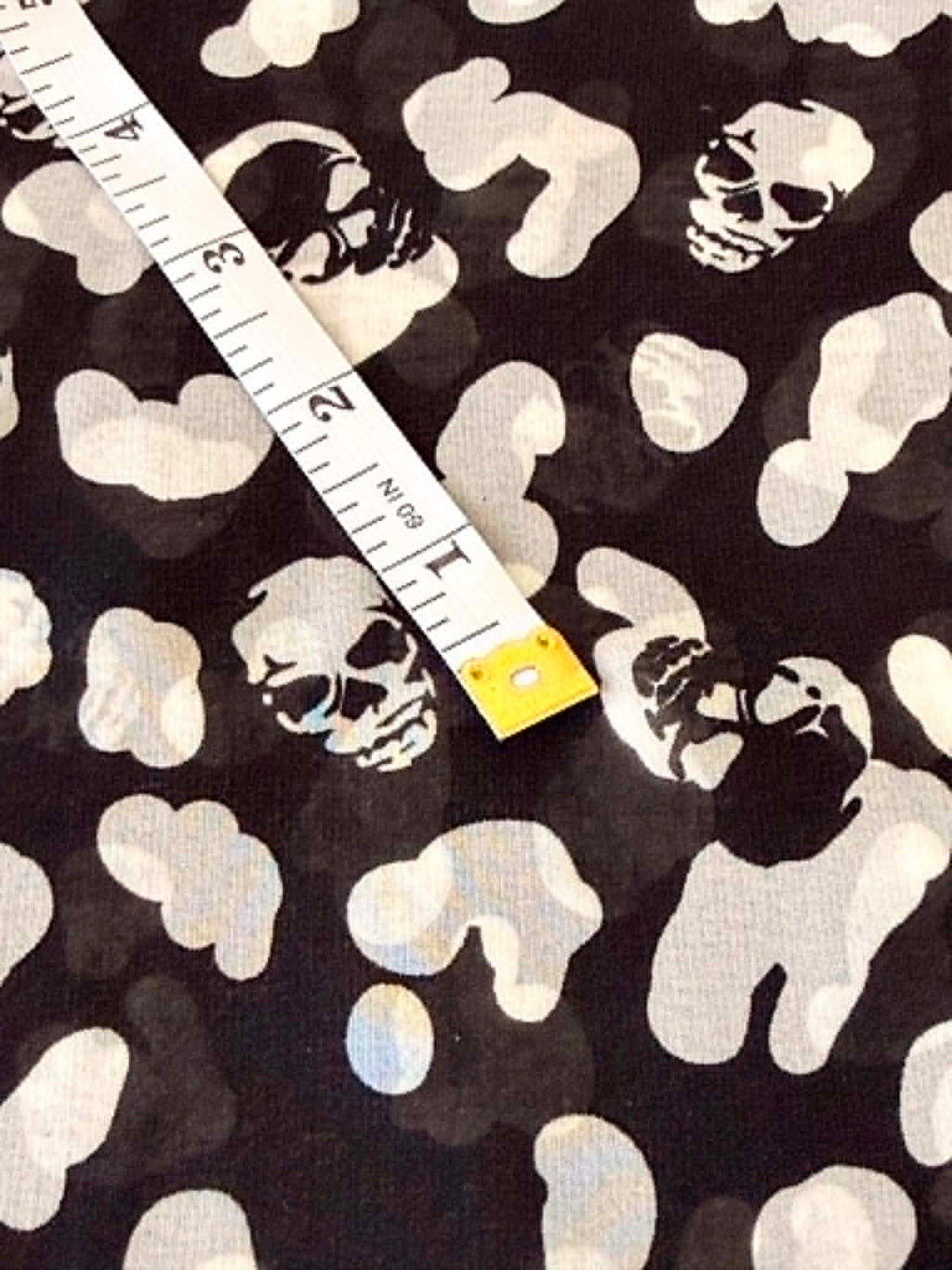 (WOVEN) SKULL AND LEOPARD PATTERN ON BLACK
