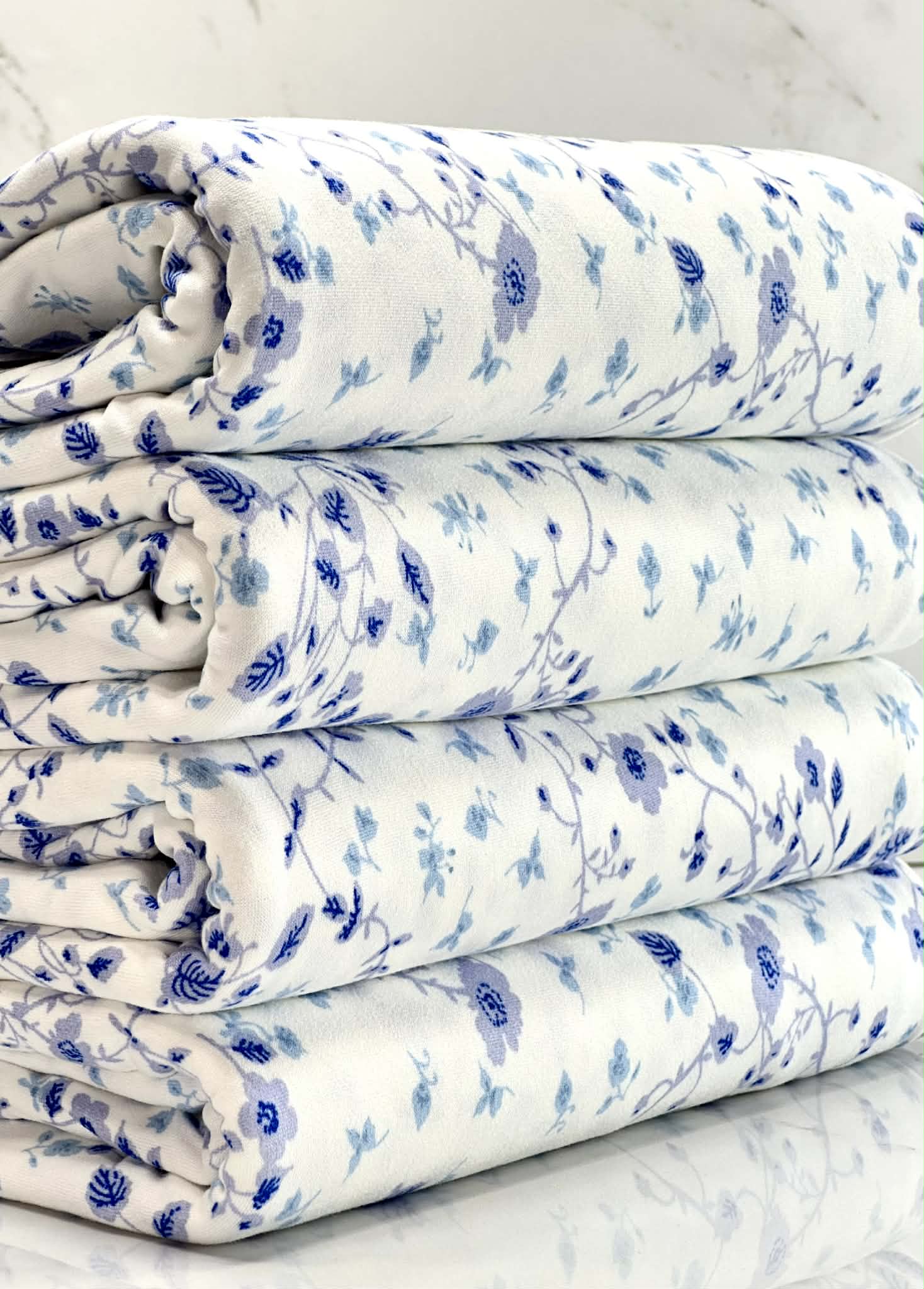 (DBP) BLUE FLORAL ON OFF WHITE(1)