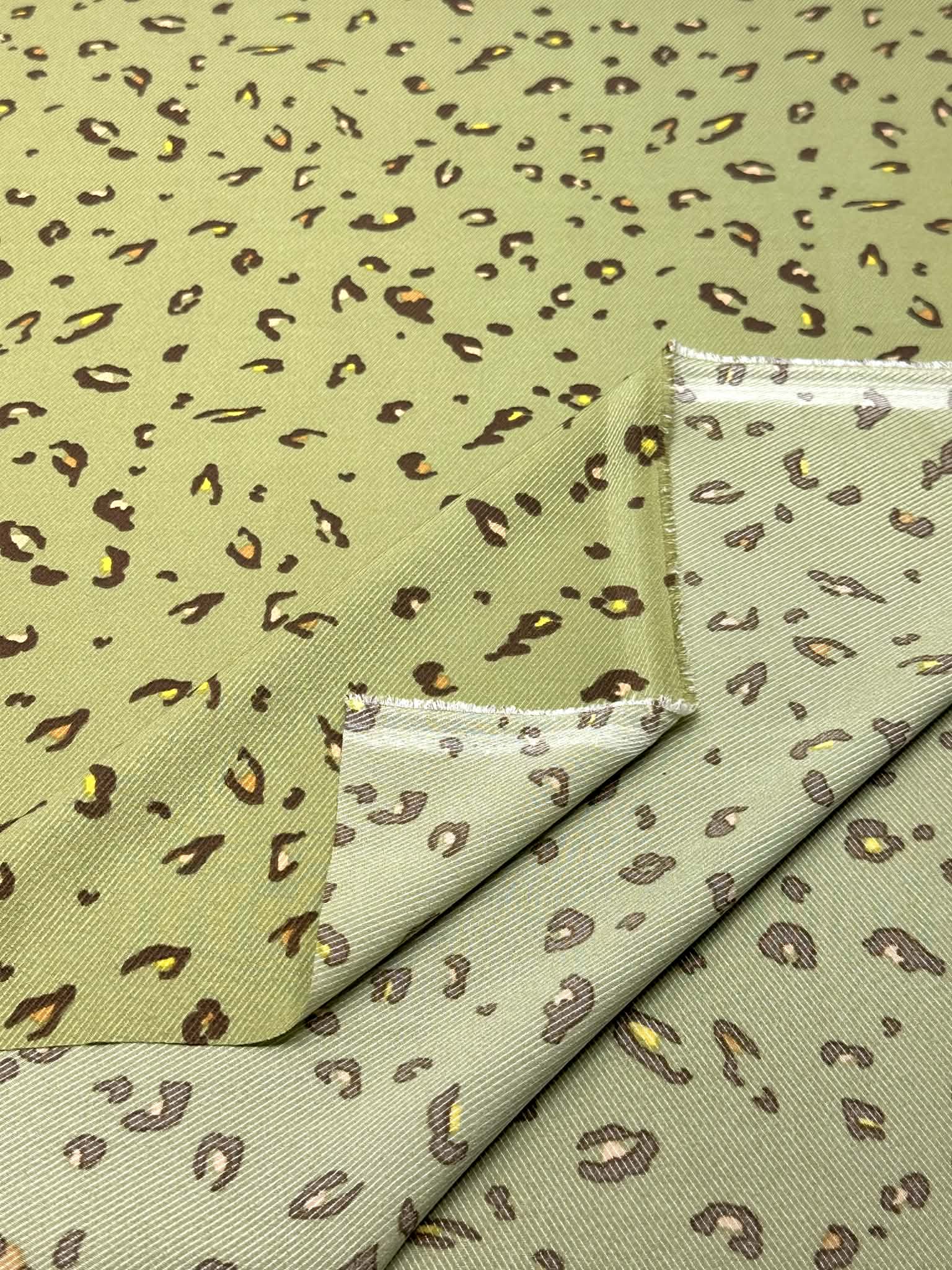 (TWILL WOVEN) TINY LEOPARD ON OLIVE
