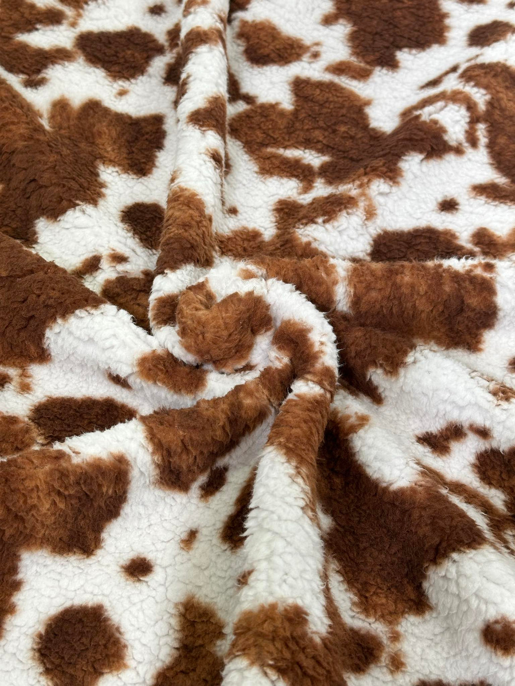 (SHERPA) BROWN COW PRINT ON OFF WHITE