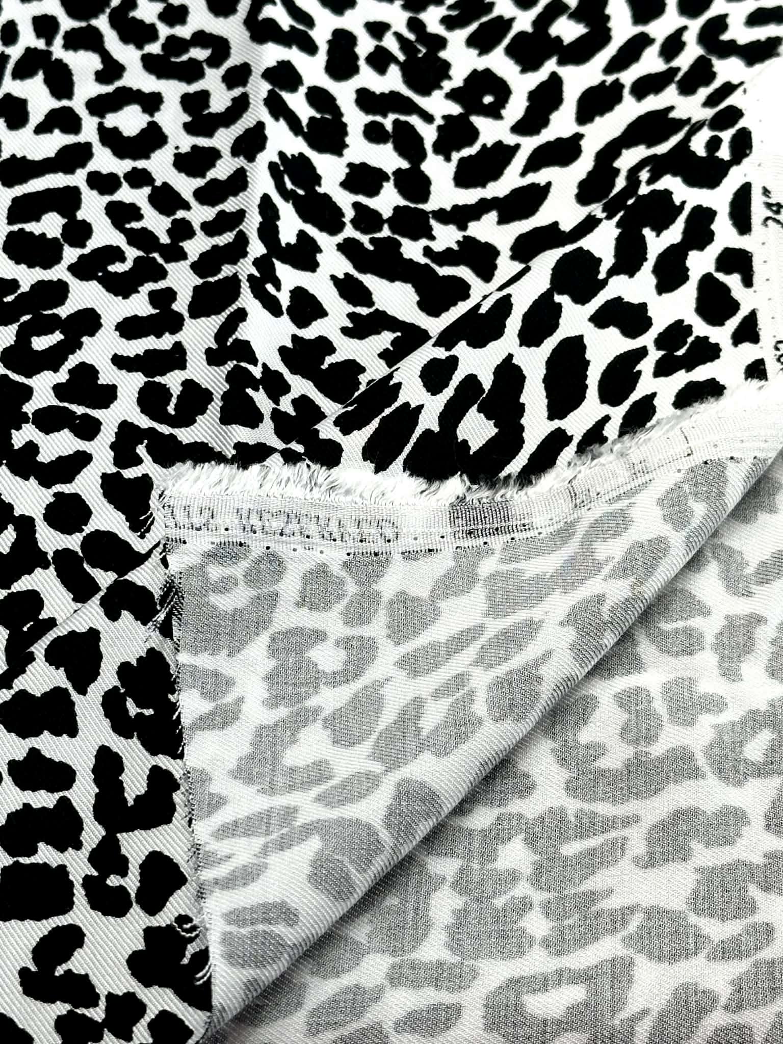 (WOVEN) BLACK CHEETAH ON OFF WHITE