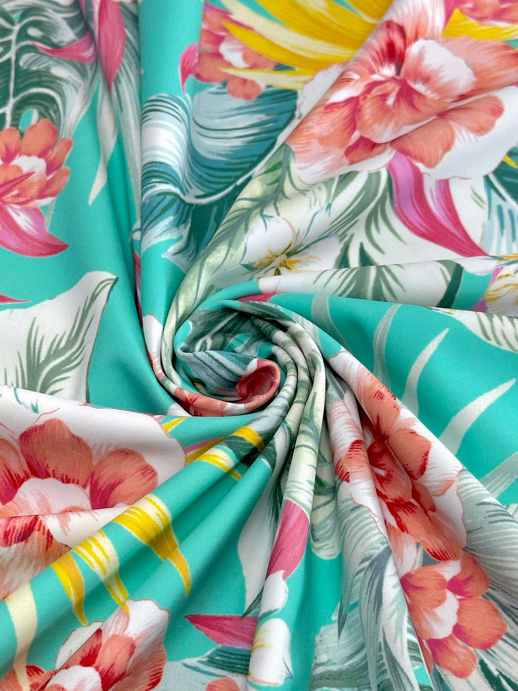 (SWIM) TROPICAL PATTERN ON AQUA