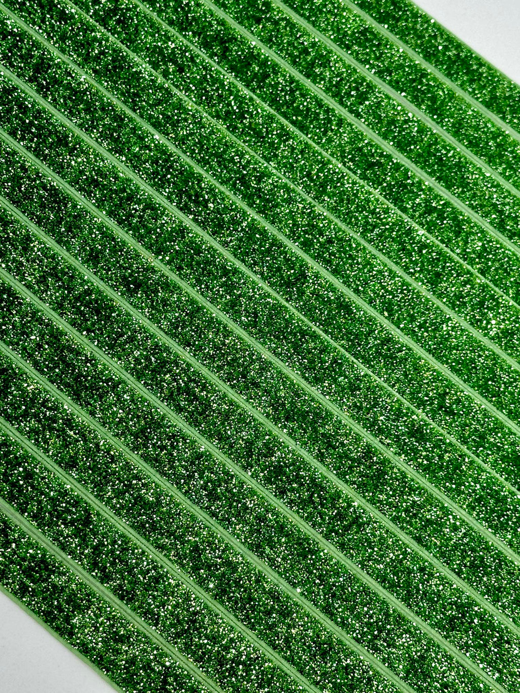 (TRIM) 5/8 ELASTIC GREEN SHIMMER
