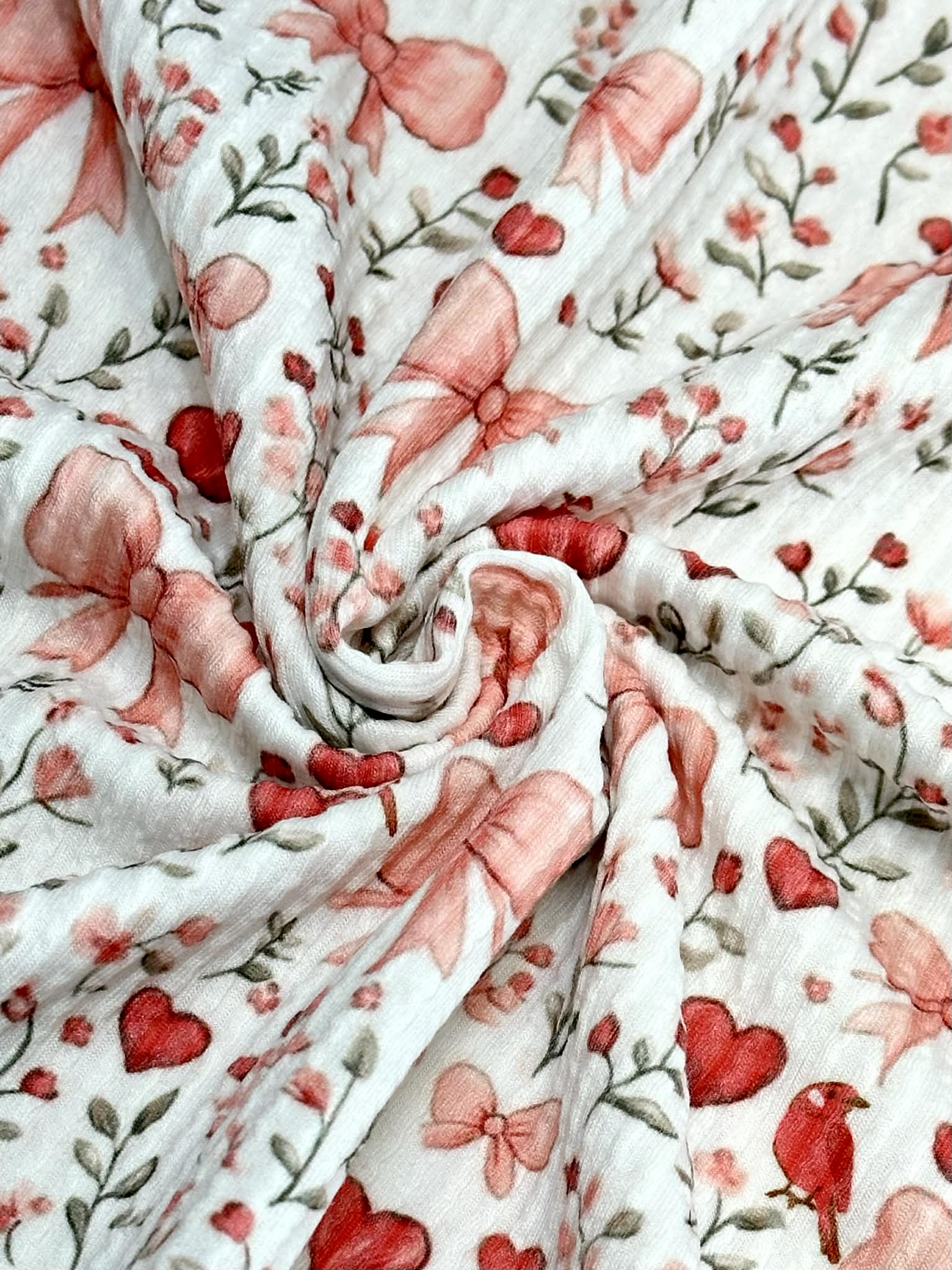 (URBAN RIB) HEARTS, BOWS, FLOWERS, AND RED BIRDS ON OFF WHITE