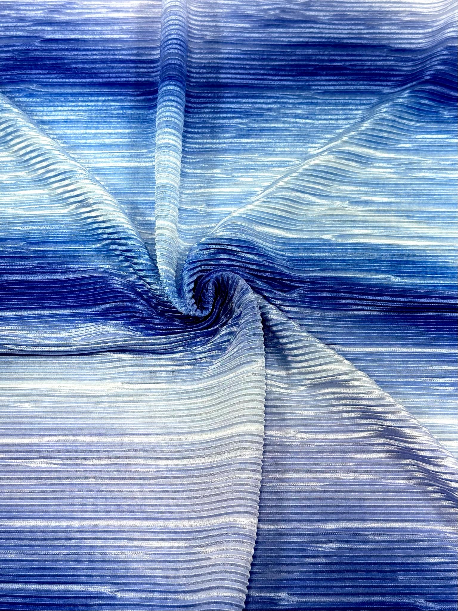 (PLEATED) BLUE COLORWAVE (2)