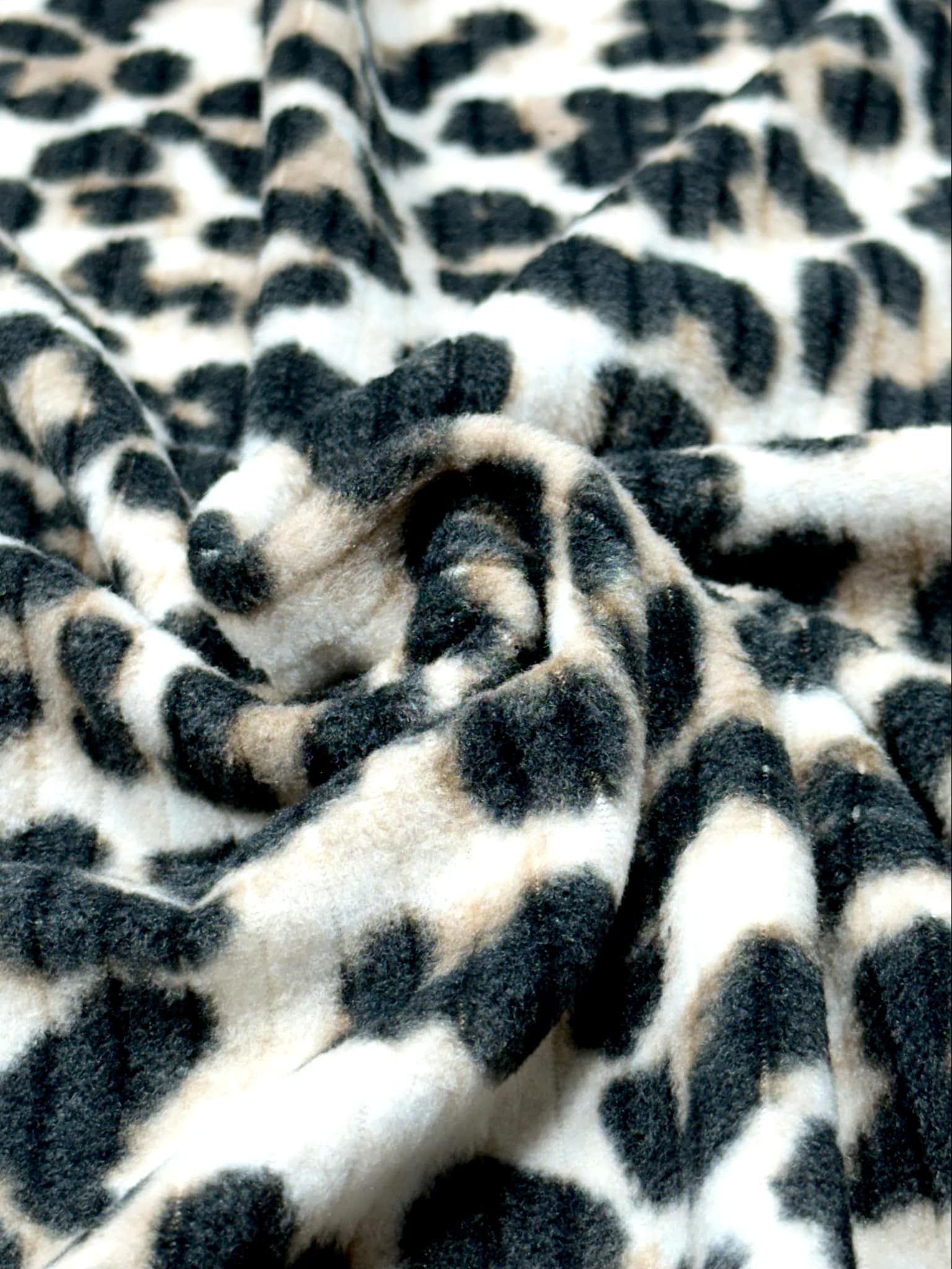 (BRUSHED WIDE RIB) BLACK AND TAN CHEETAH(3)