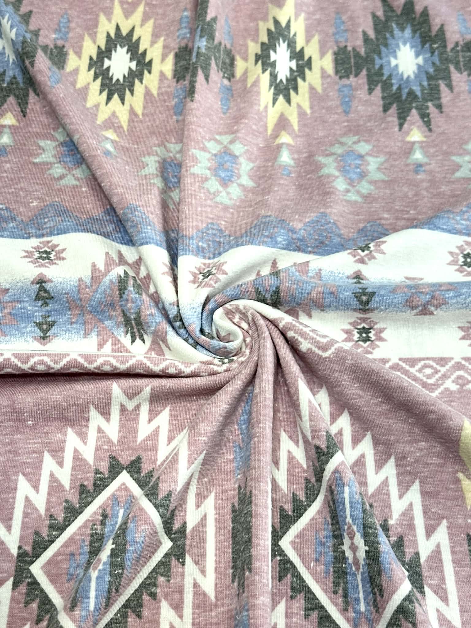 (KNIT) AZTEC PATTERN ON MAUVE