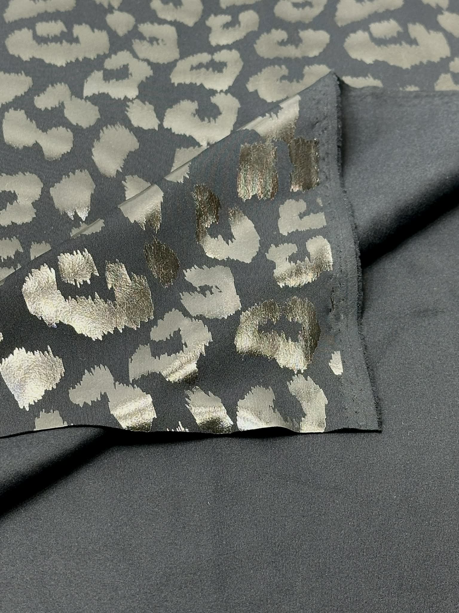 (PLEATHER) CHEETAH PRINT ON BLACK (2)