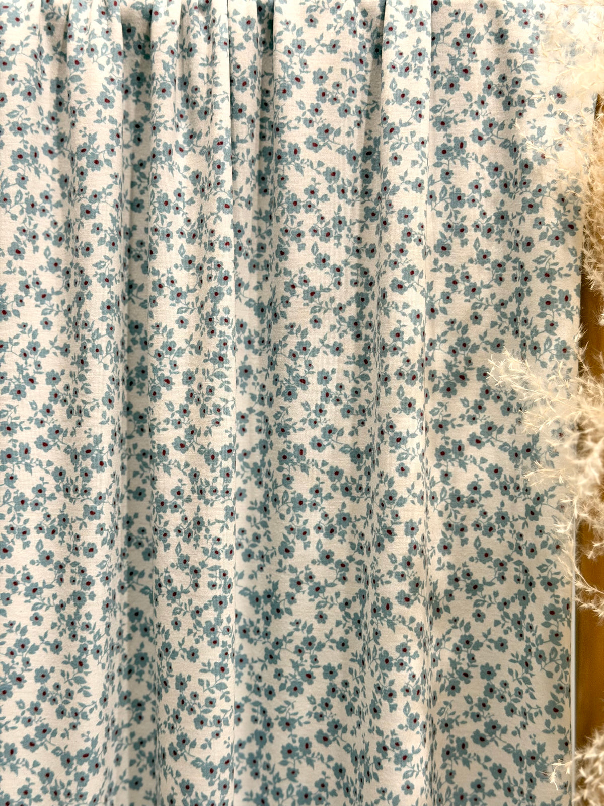 (RAYON) SMALL BLUE AND BURGUNDY FLORAL