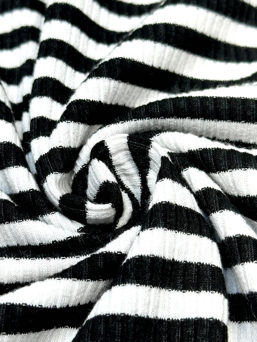 (RIB) BLACK AND OFF WHITE THINNER STRIPES