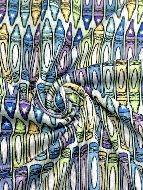 (4X2 YUMMY RIB) CRAYONS ON BLUE