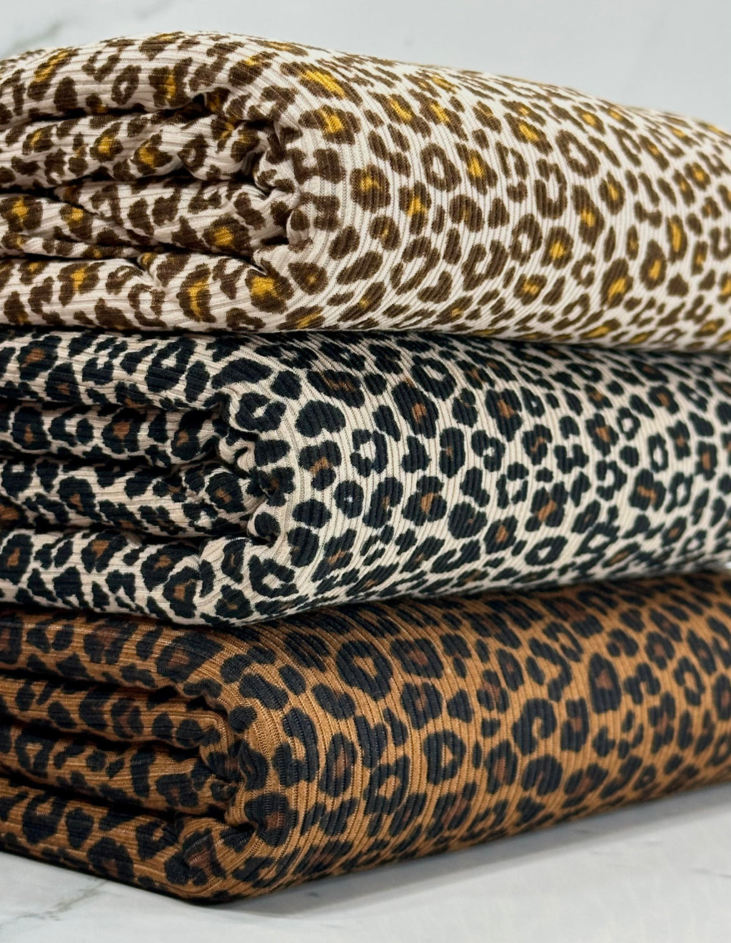 (2X1 YUMMY RIB) TINY CARAMEL CHEETAH ON TAUPE