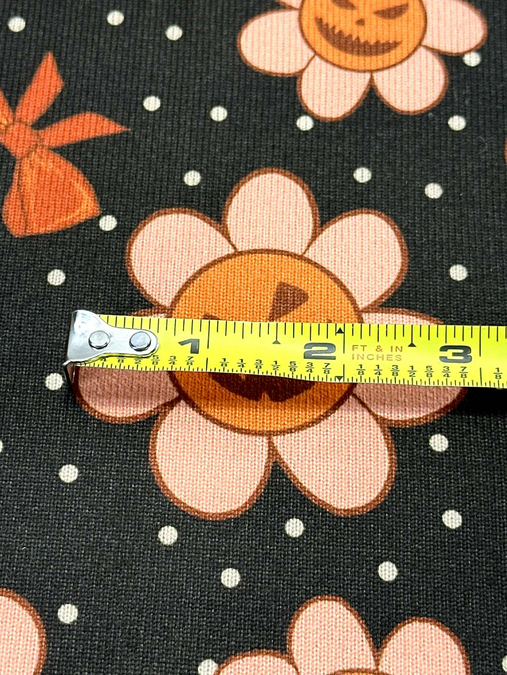 (OAKLEY) ORANGE PUMPKIN FLOWERS AND BOWS ON DARK BROWN(1)