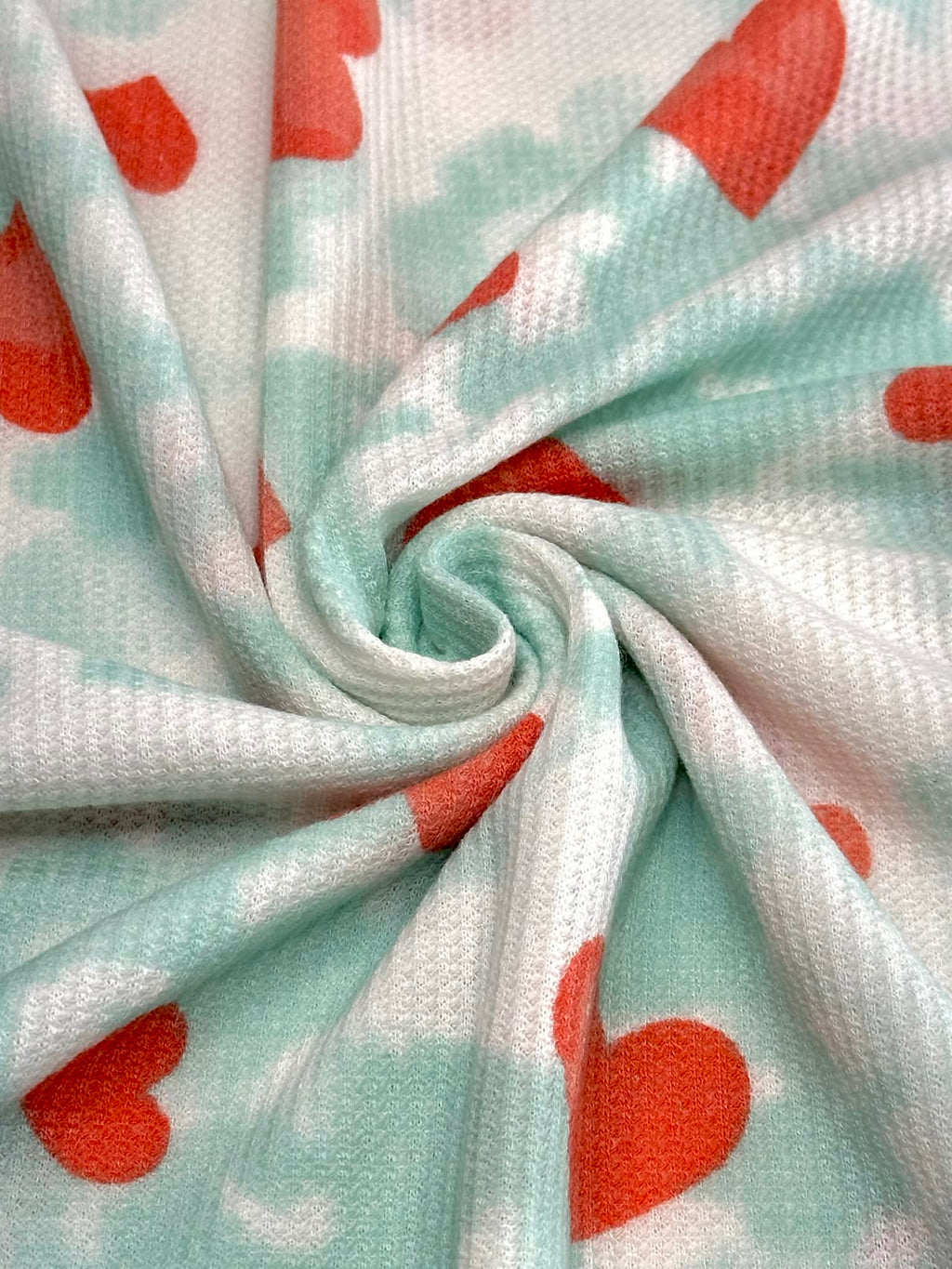 (THERMAL) RED HEARTS ON MINT AND OFF WHITE SPLASH (1)