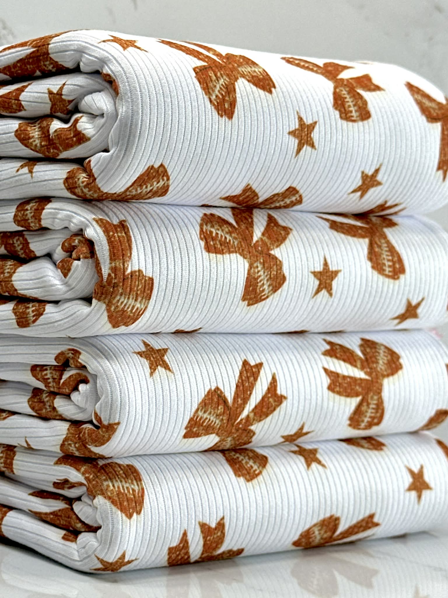 (4X2 YUMMY RIB) FOOTBALL BOWS AND STARS ON OFF WHITE(2)