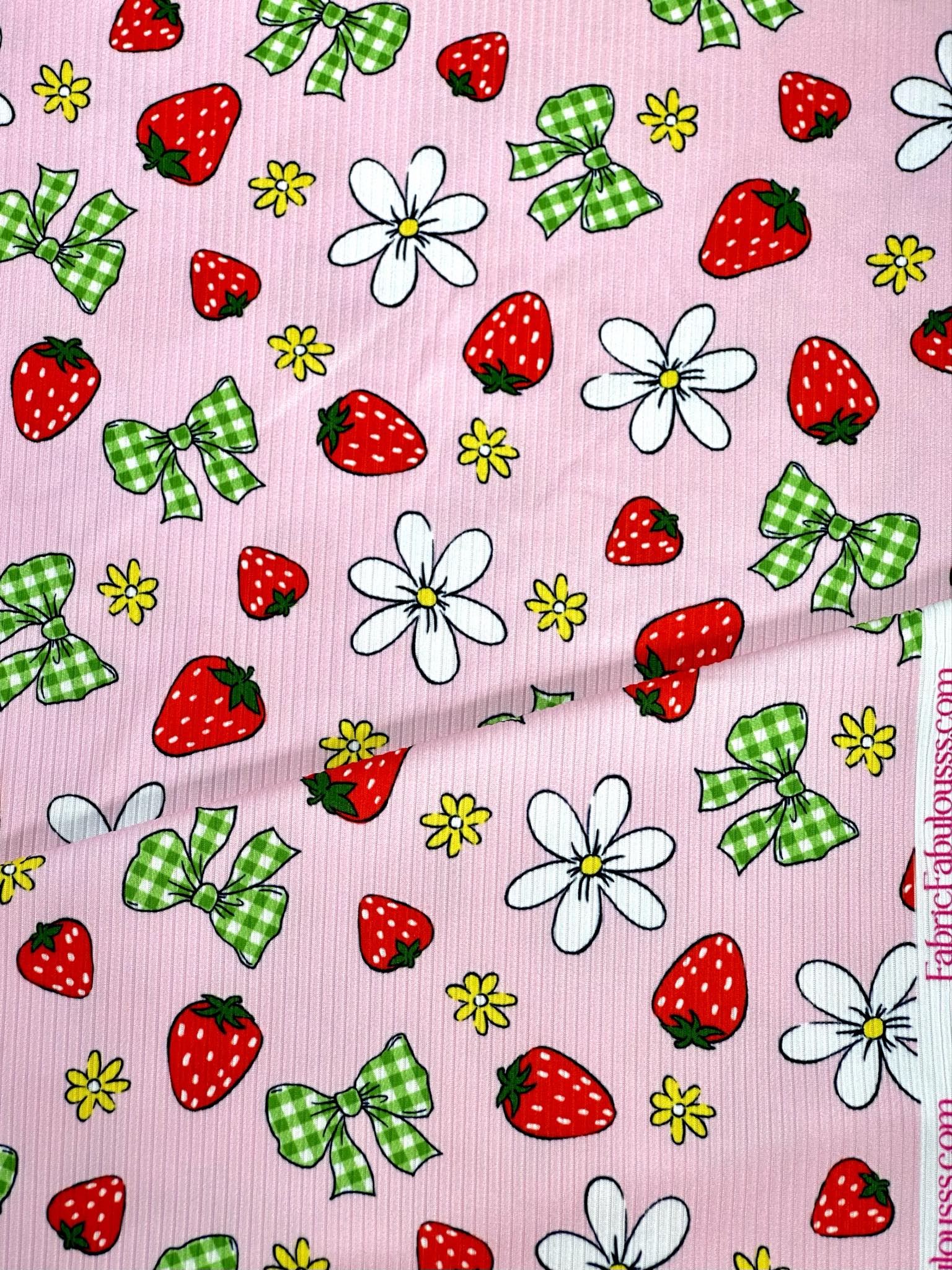 (YUMMY RIB) STRAWBERRIES AND KELLY GREEN CHECKERED BOW