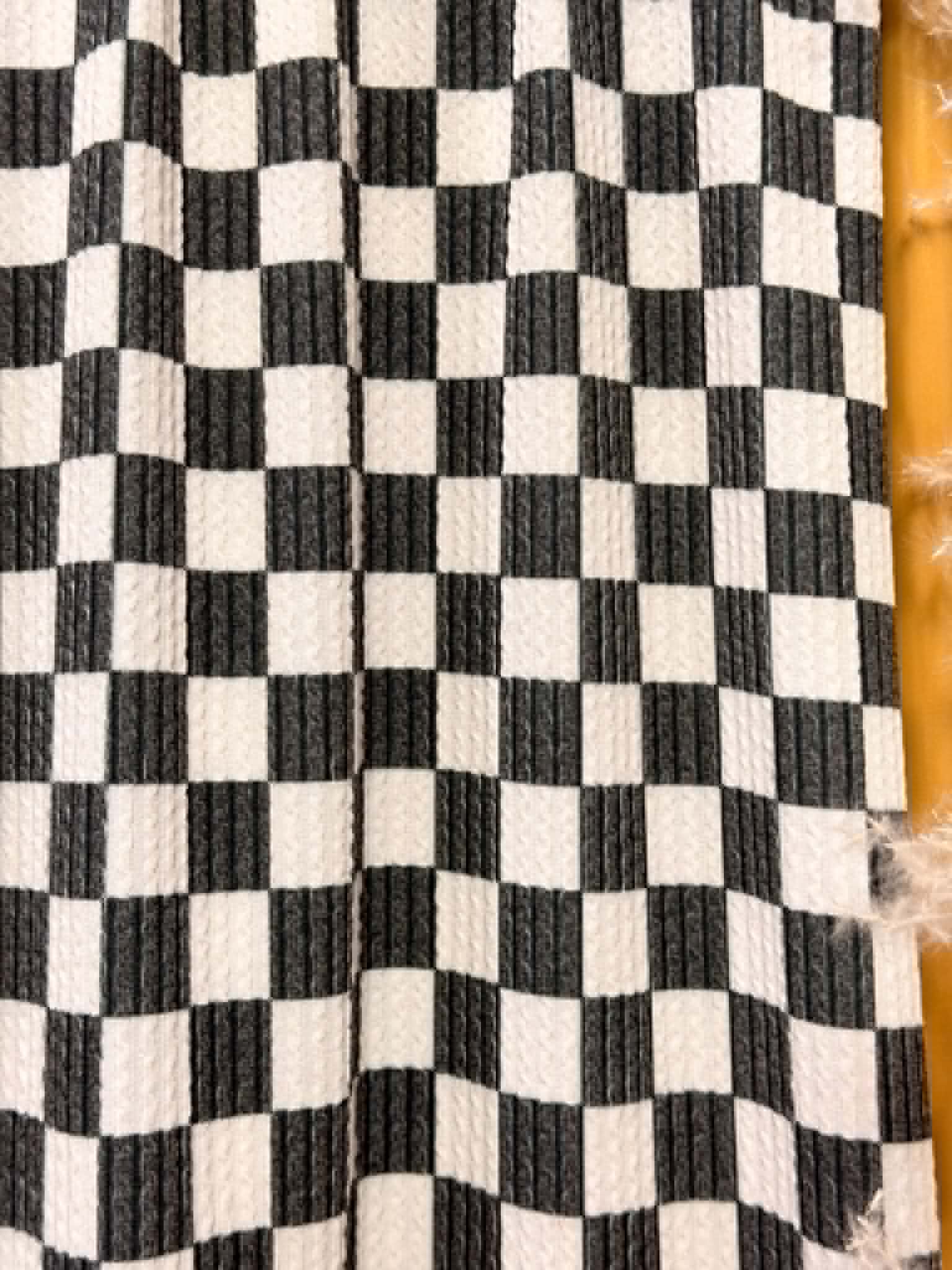 (URBAN RIB) BLACK AND OFF WHITE CHECKERED