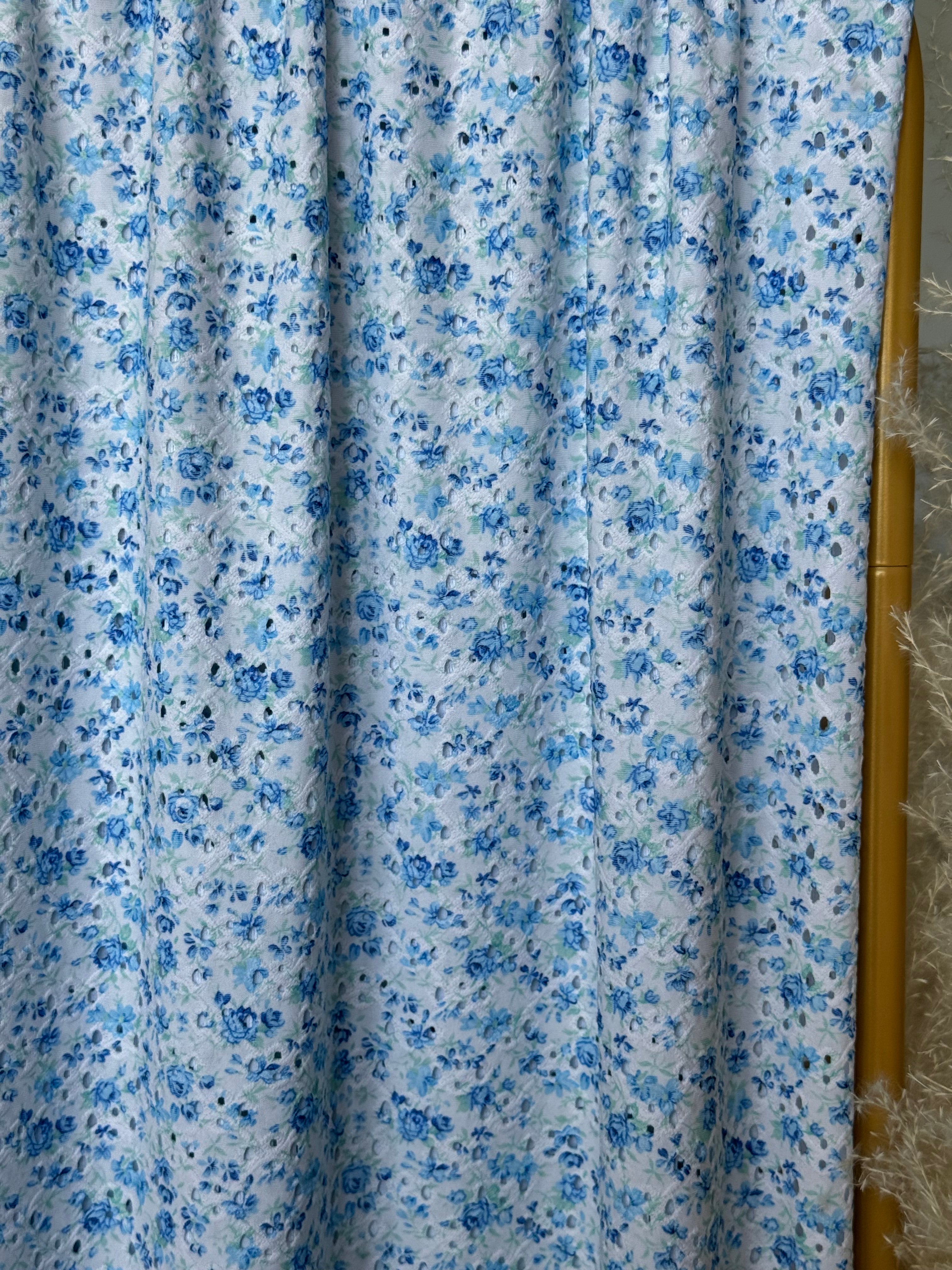 (EYELET) LIGHT BLUE FLORAL ON OFF WHITE