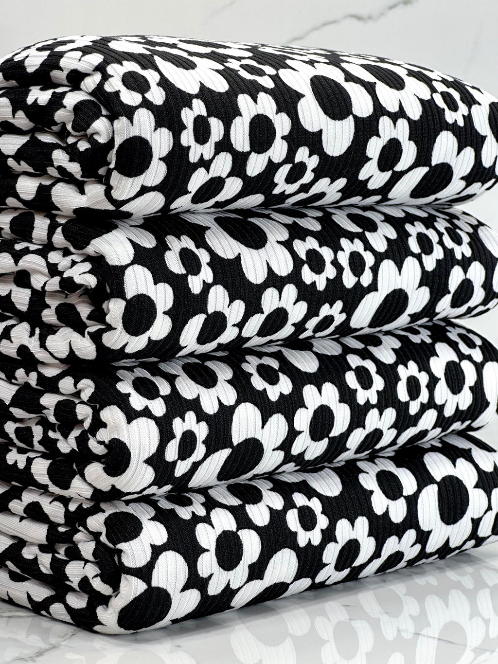 (YUMMY 4X2 RIB) OFF WHITE RETRO FLOWERS ON BLACK(3)