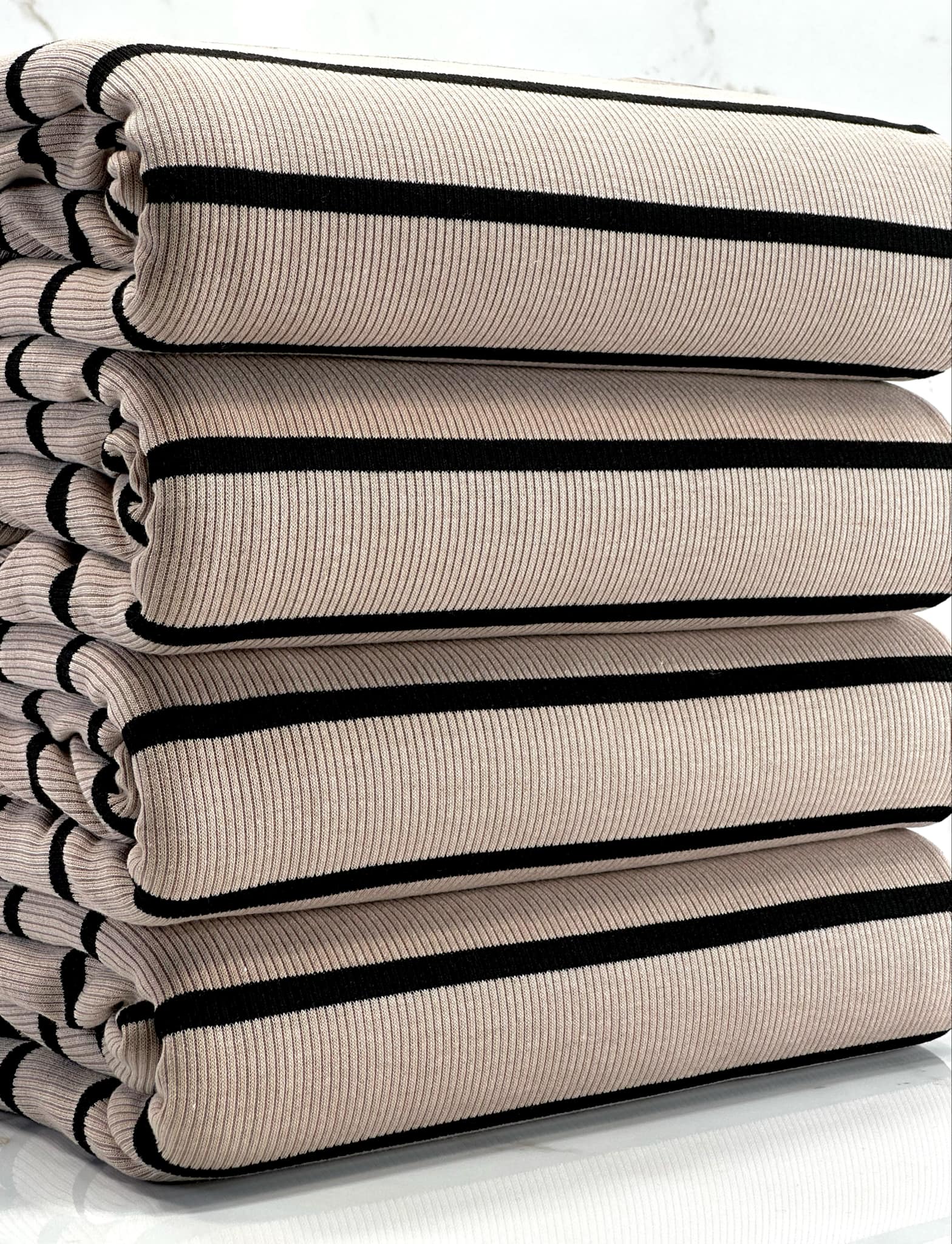 (2X1 RIB) BLACK STRIPES ON LIGHT MOCHA