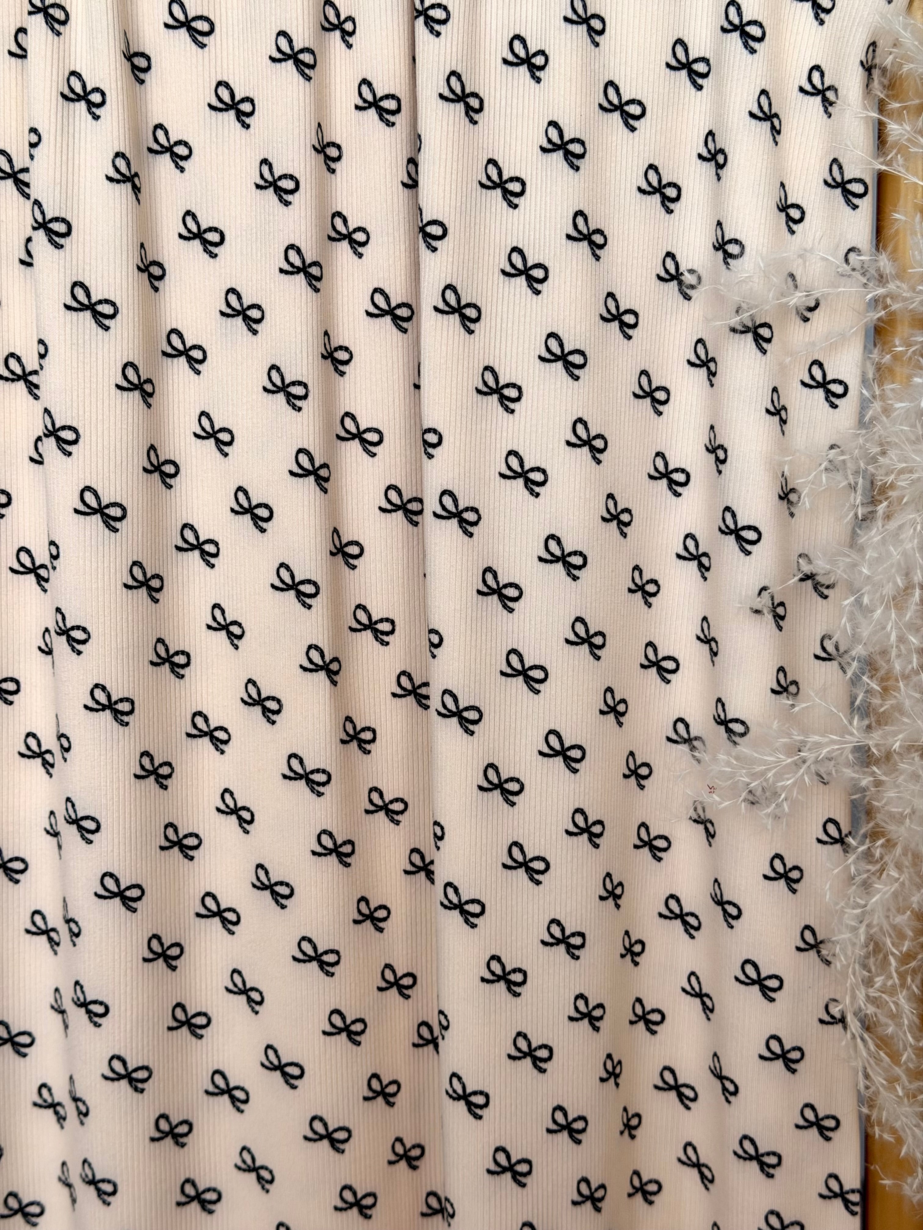 (2x2 YUMMY RIB) BLACK SMALL BOWS ON CREAM