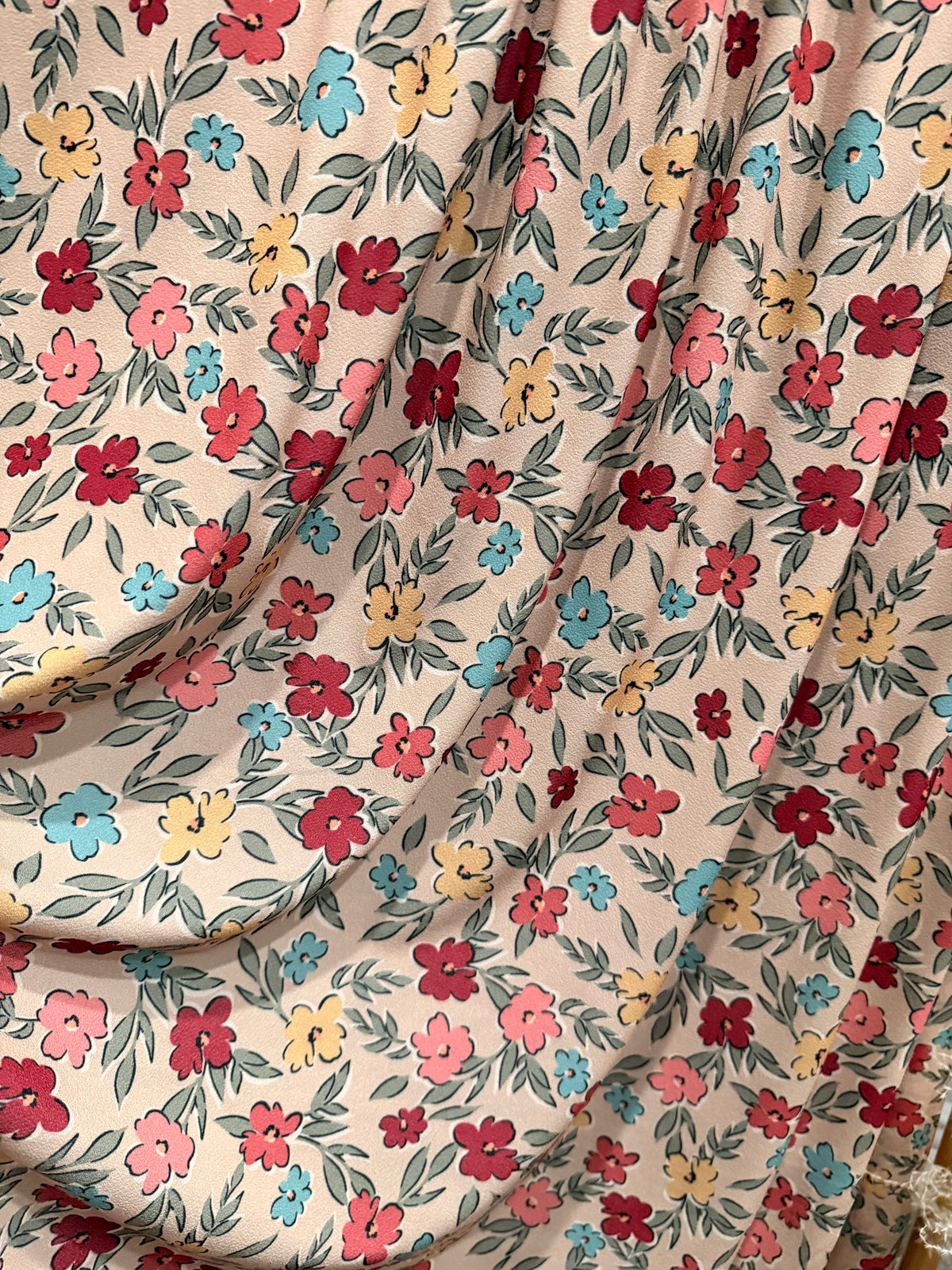 (CREPE KNIT) FLOWERS ON TAUPE