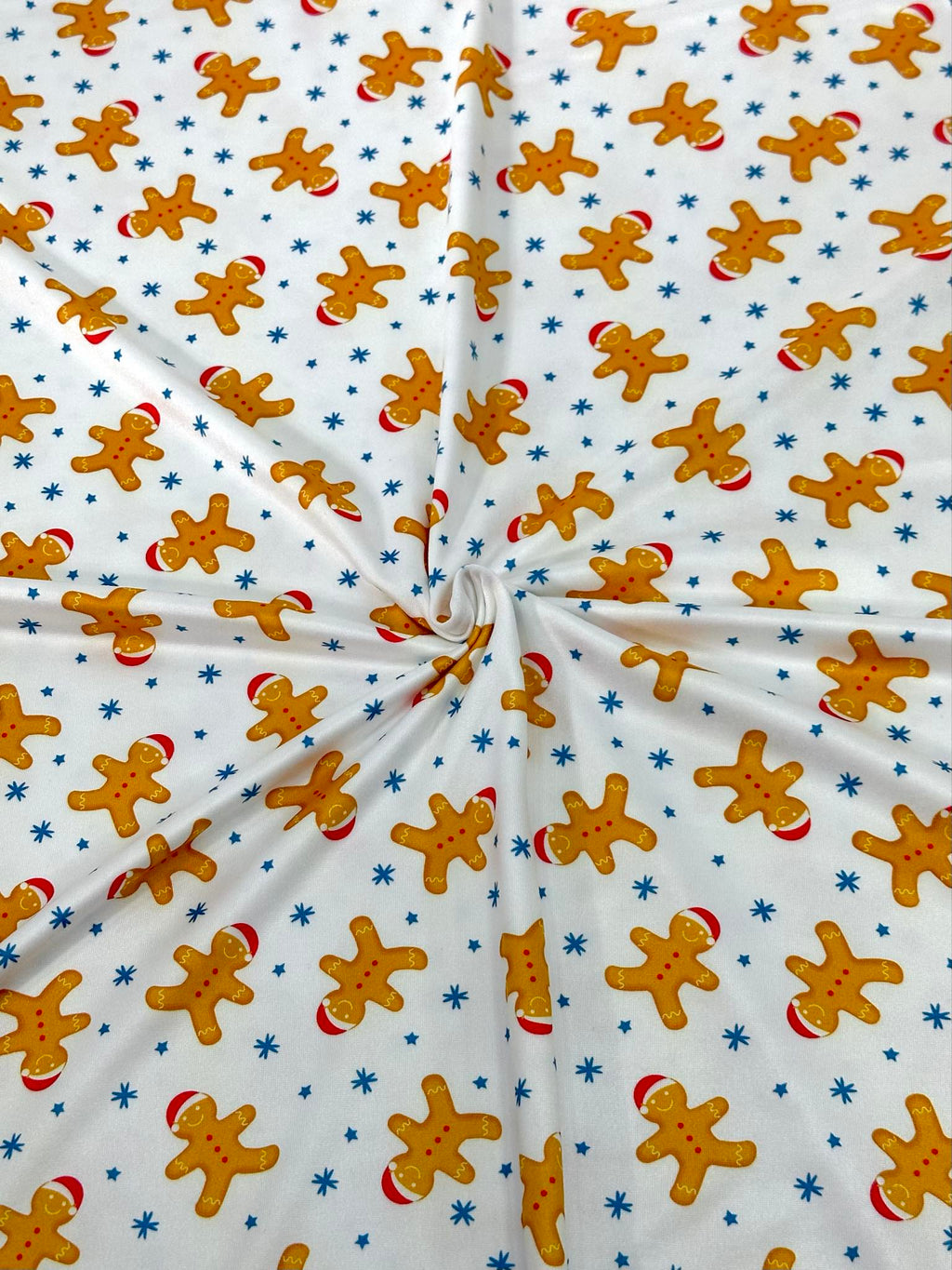 (DBP) GINGERBREAD MAN AND STARS ON OFF WHITE (2)