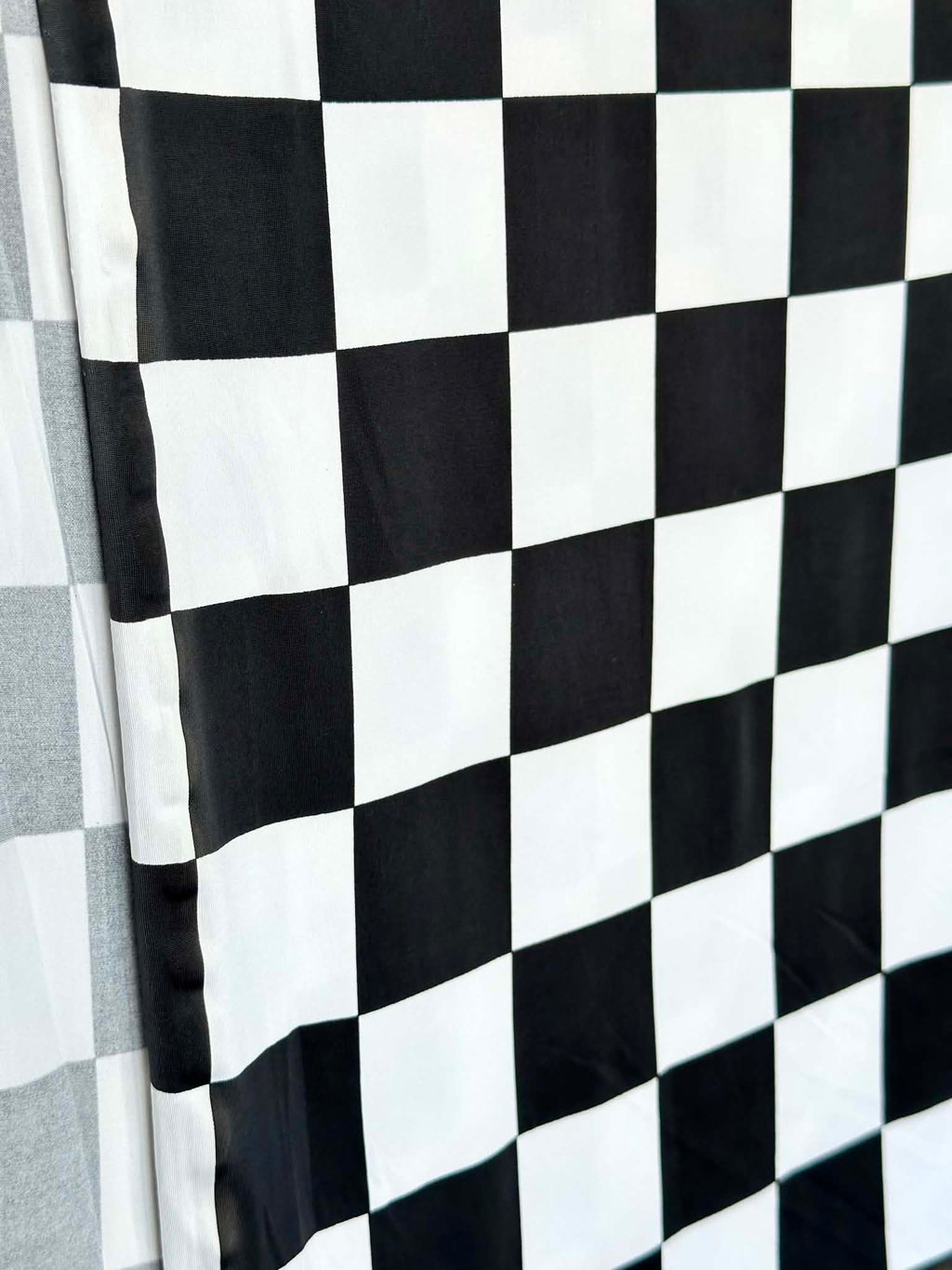 (ITY) MEDIUM AND OFF WHITE CHECKERED
