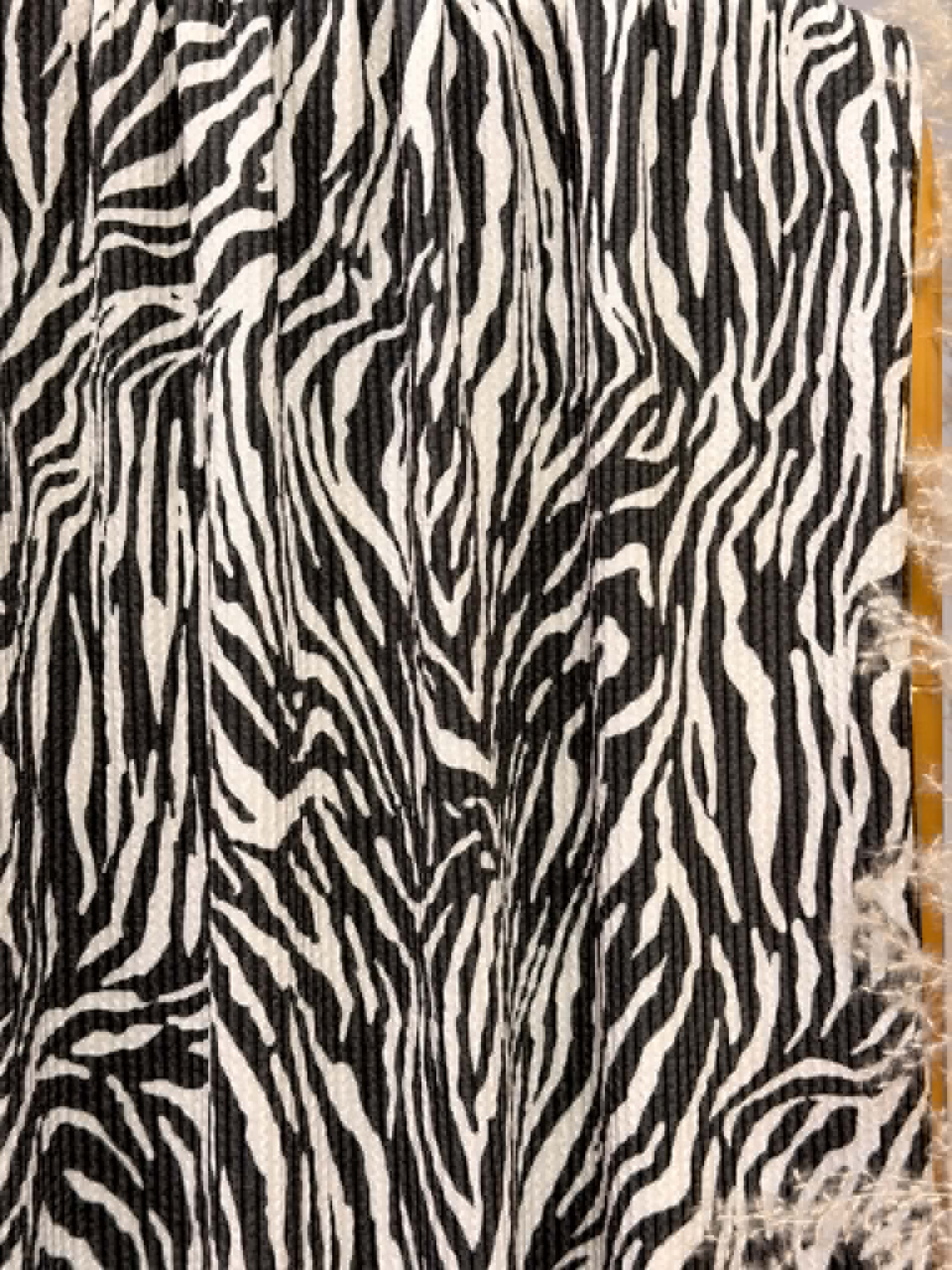 (URBAN RIB) SMALL BLACK ZEBRA ON OFF WHITE
